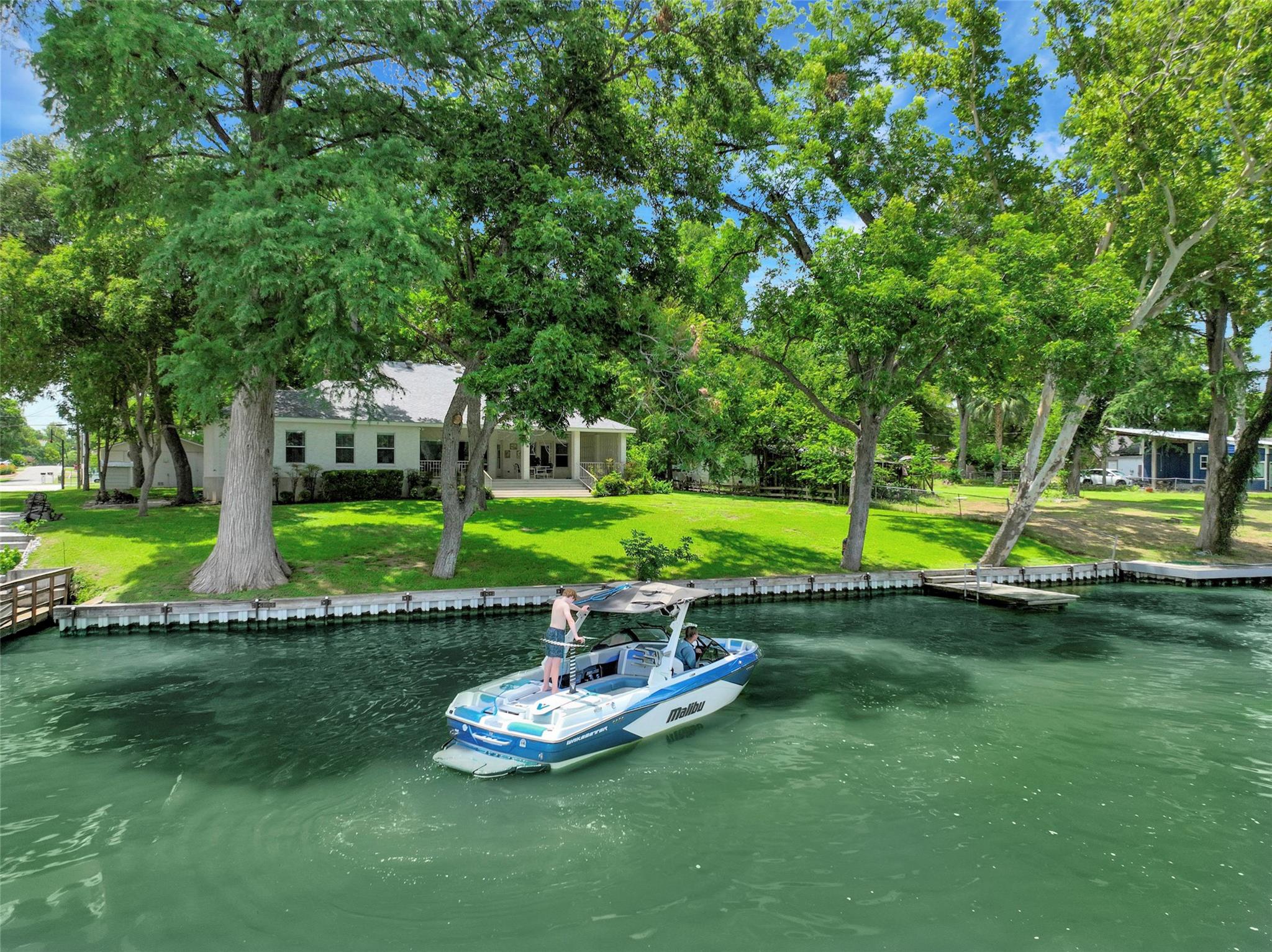 Details for 1113 Zipp Rd, New Braunfels, TX 78130