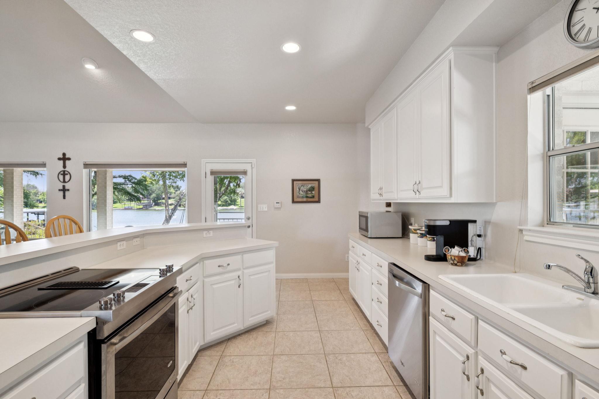 Image 13 of 34 For 1113 Zipp Rd