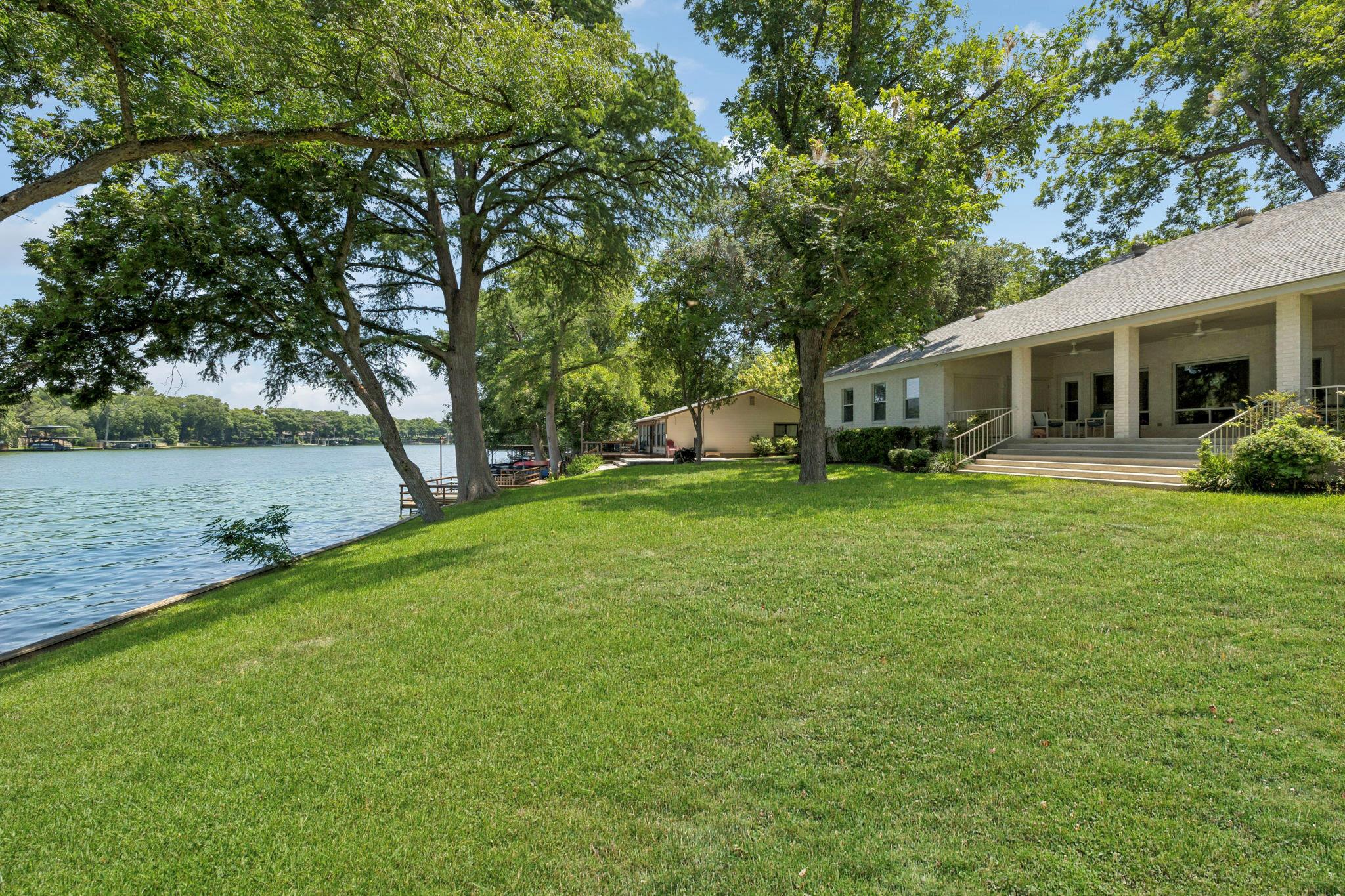 Image 4 of 34 For 1113 Zipp Rd
