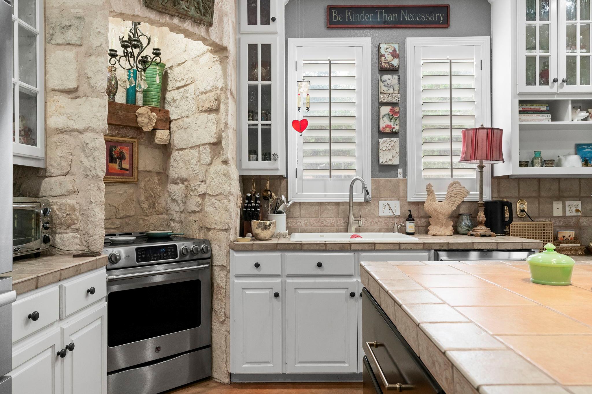 Image 13 of 40 For 10921 Long Branch Dr