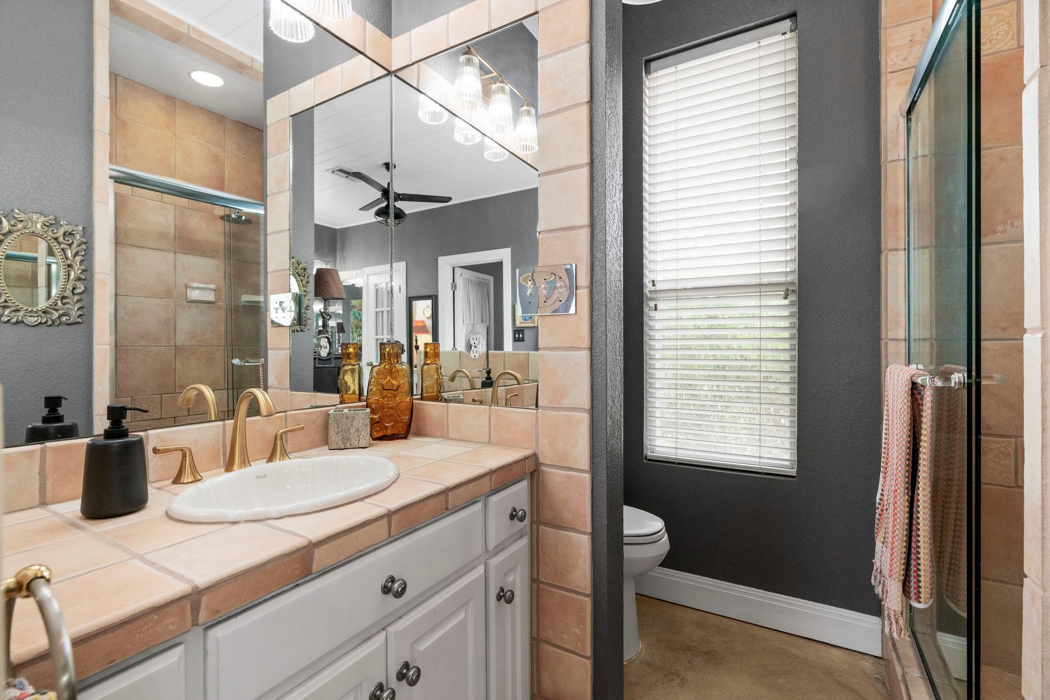 Image 22 of 40 For 10921 Long Branch Dr