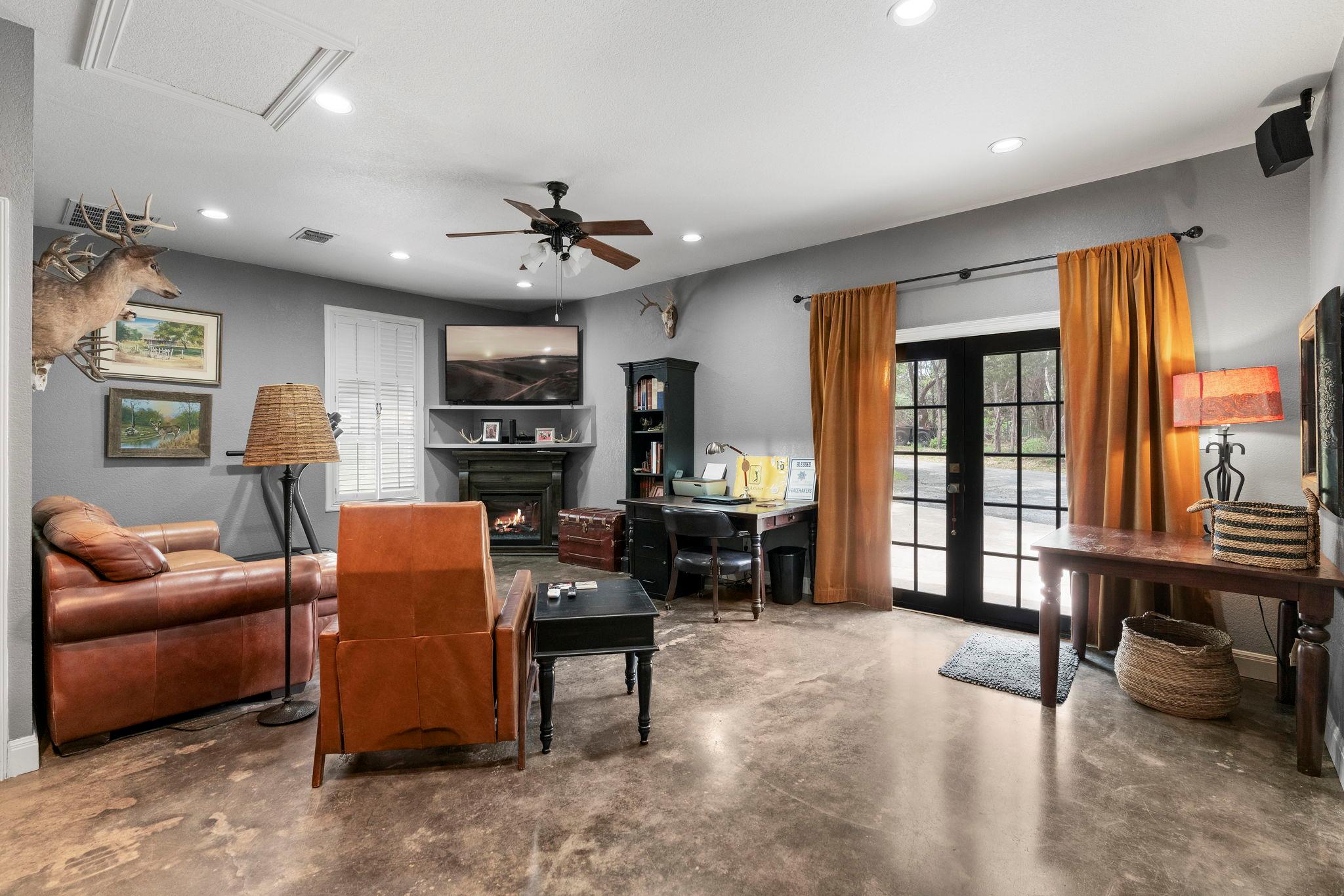 Image 24 of 40 For 10921 Long Branch Dr