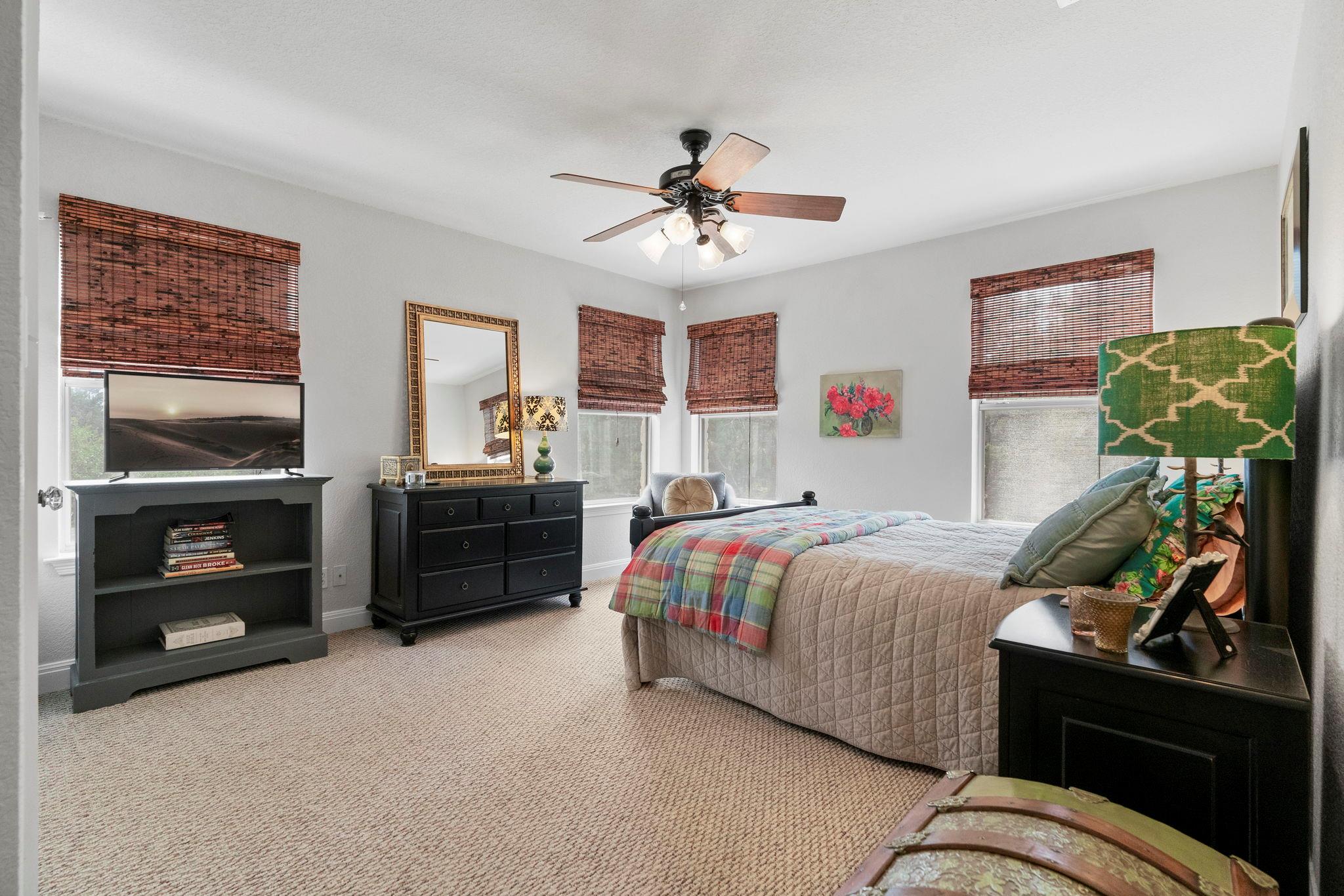 Image 27 of 40 For 10921 Long Branch Dr