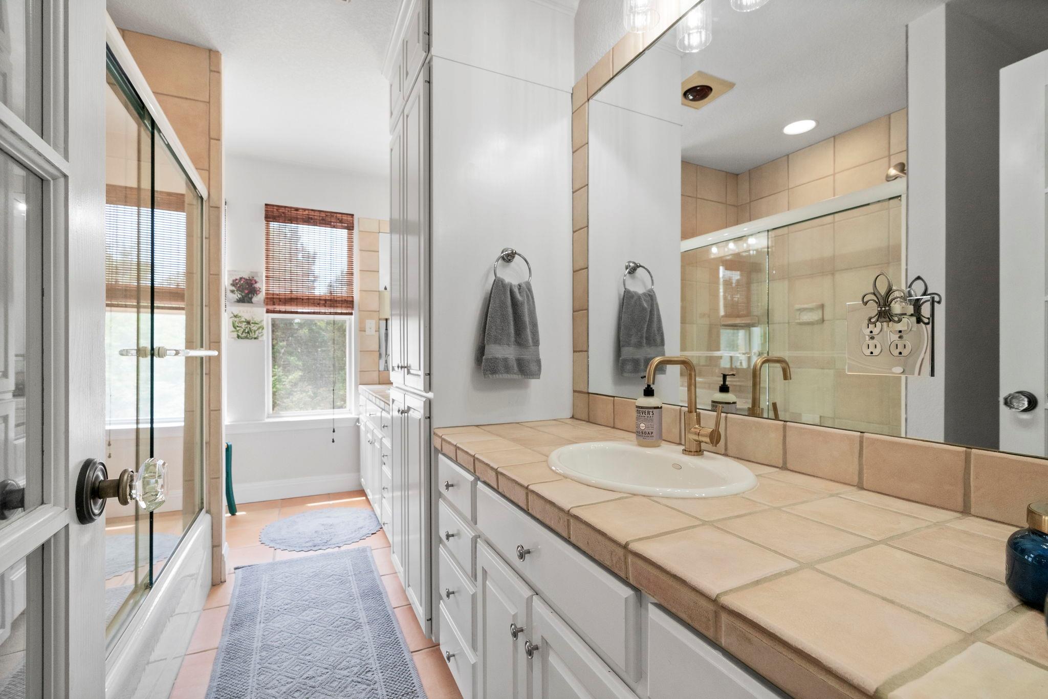 Image 29 of 40 For 10921 Long Branch Dr