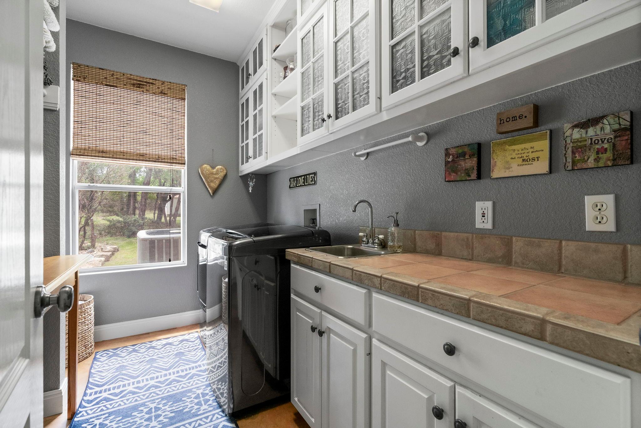 Image 33 of 40 For 10921 Long Branch Dr