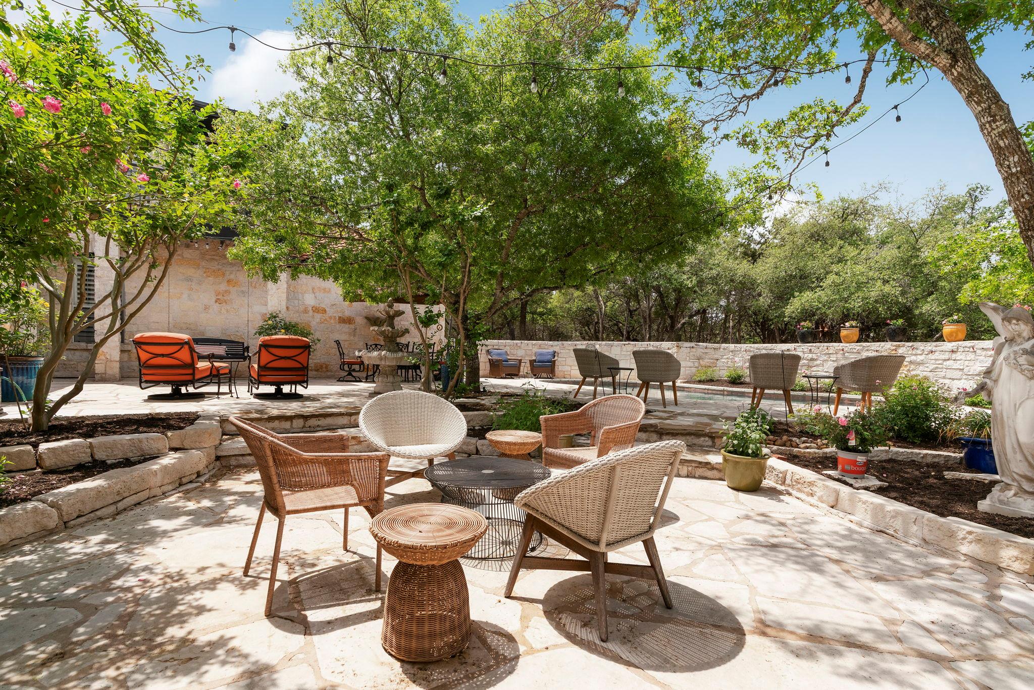 Image 34 of 40 For 10921 Long Branch Dr