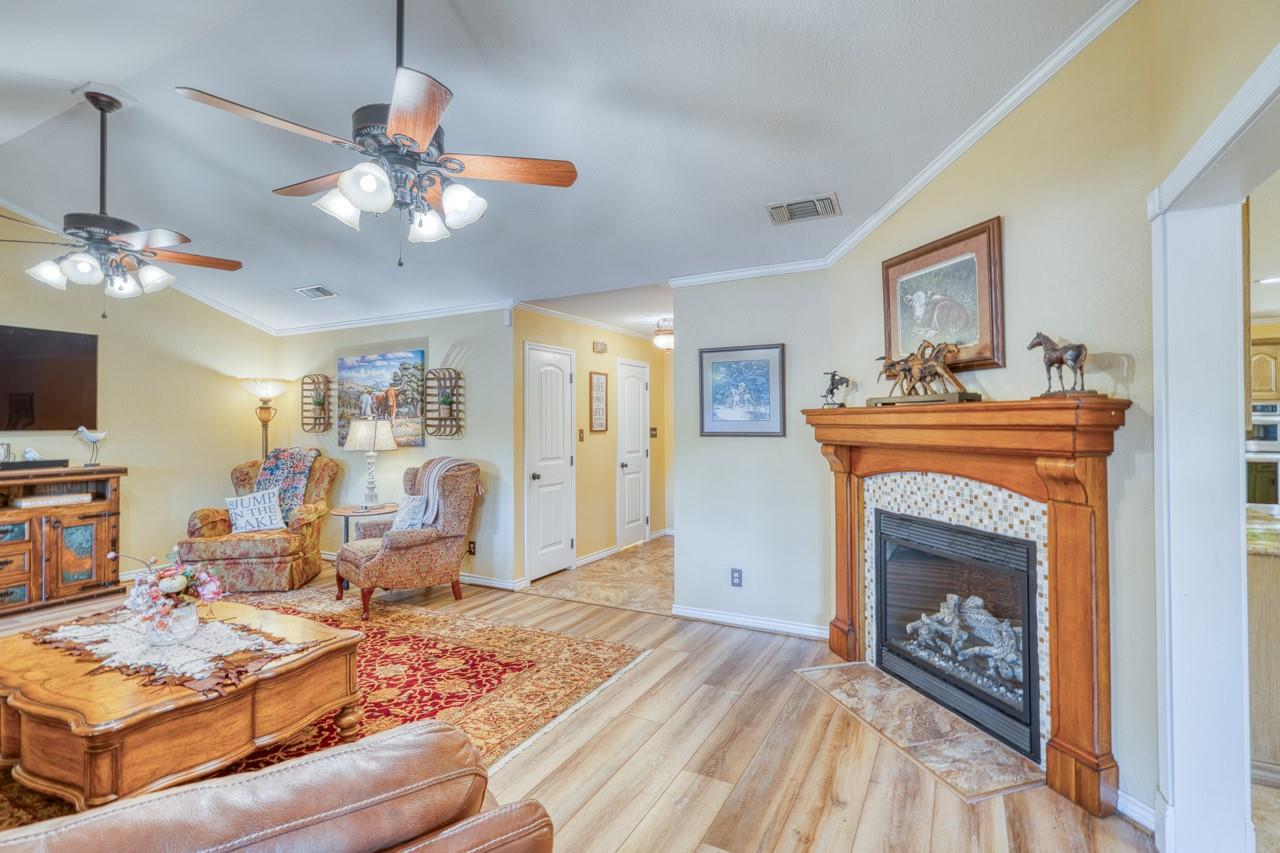 Image 25 of 30 For 1809 Aztec Trl