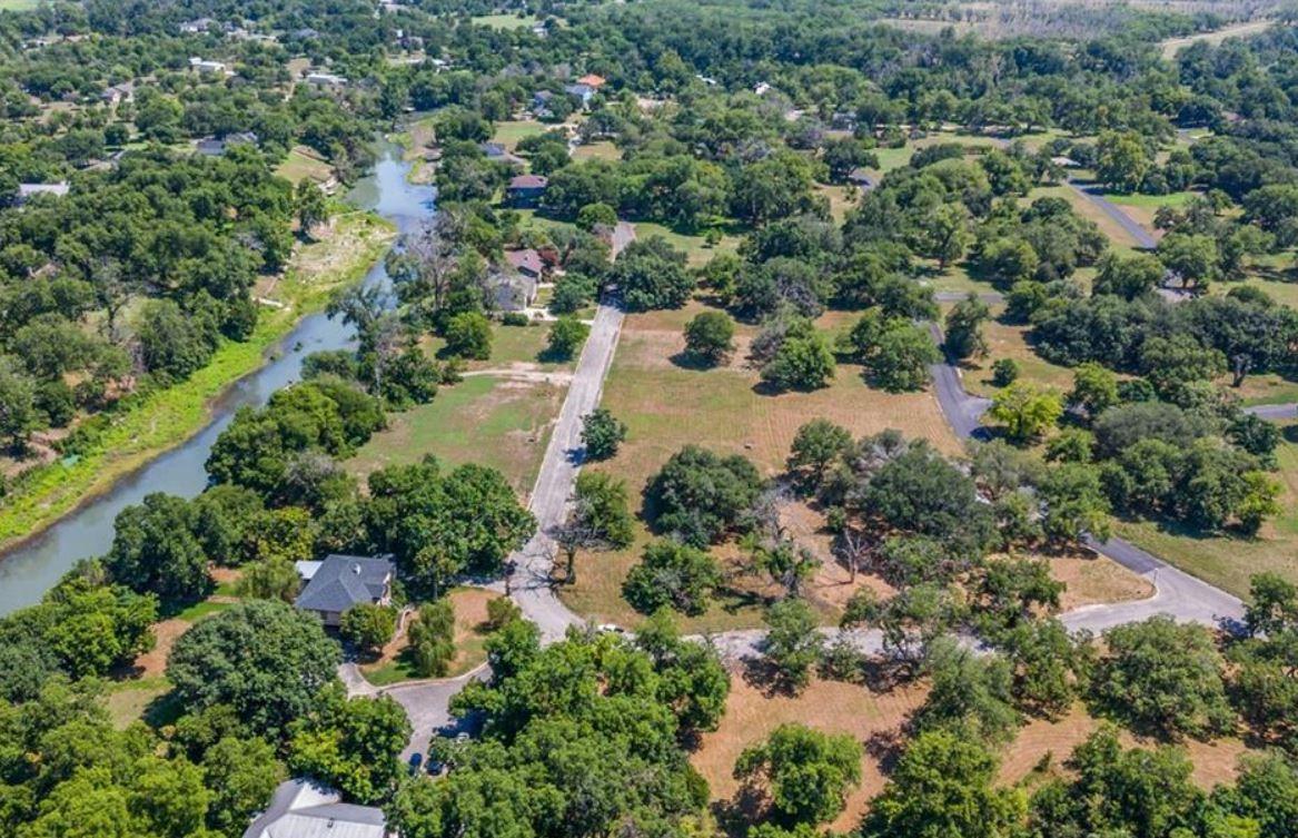 Details for 8 Hampton Dr, Seguin, TX 78155