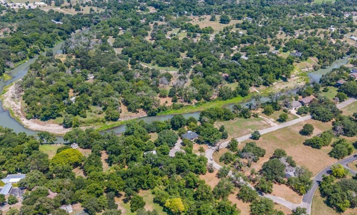 Image 6 of 7 For 8 Hampton Dr