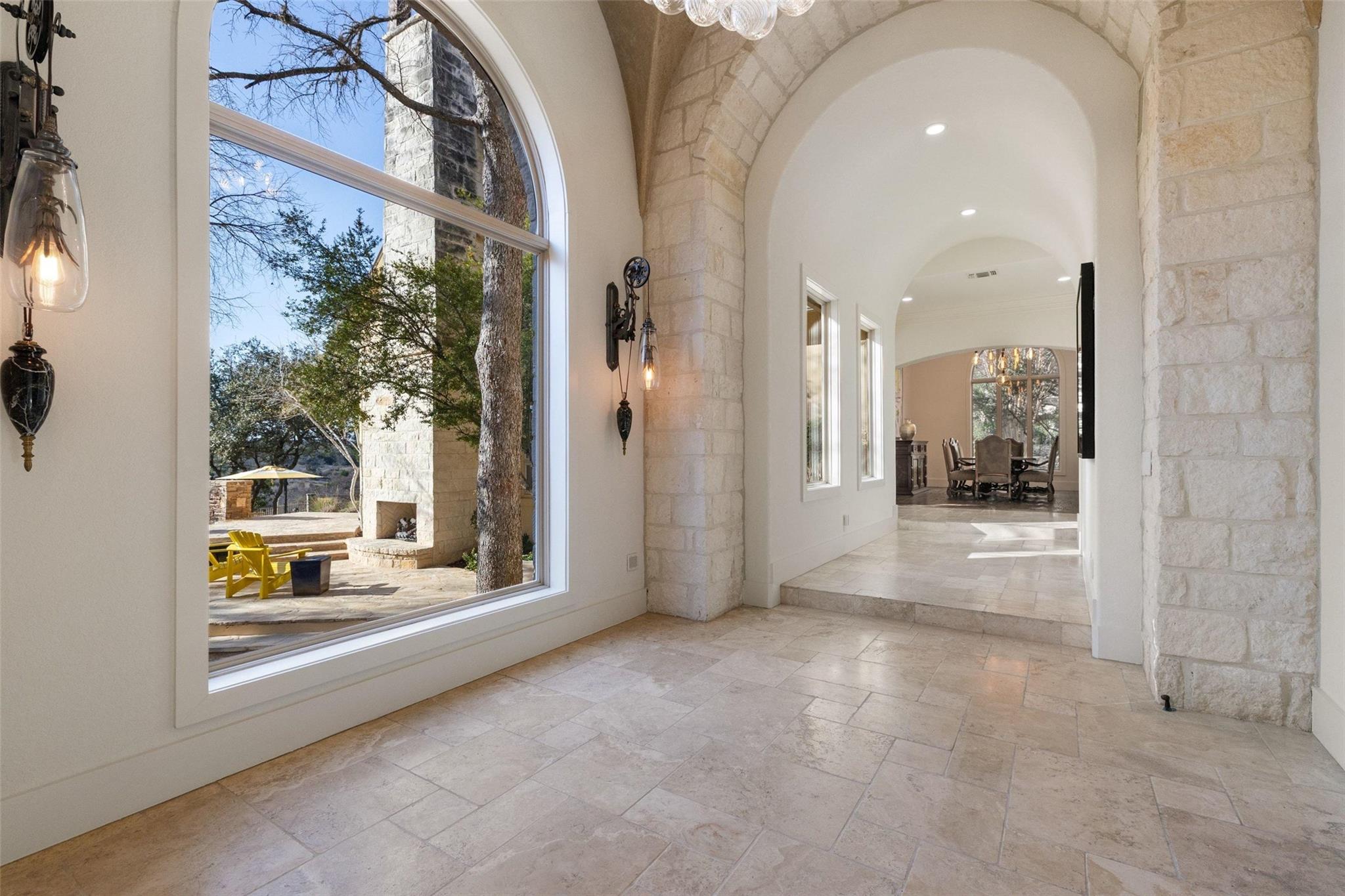 Image 20 of 40 For 954 Riverforest Dr