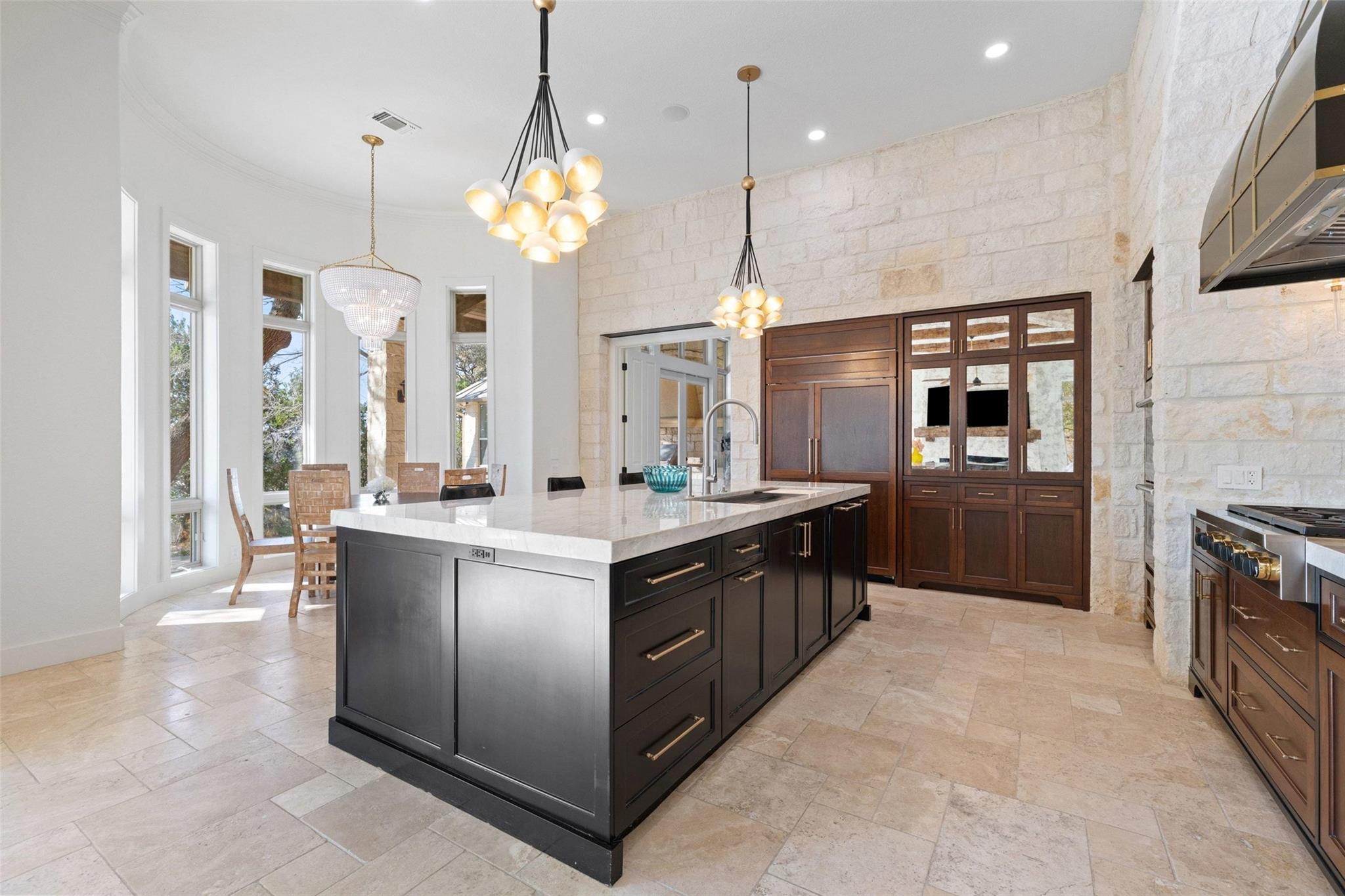 Image 25 of 40 For 954 Riverforest Dr