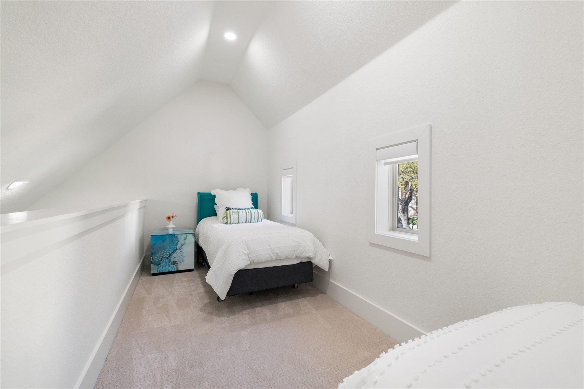 Image 39 of 40 For 954 Riverforest Dr