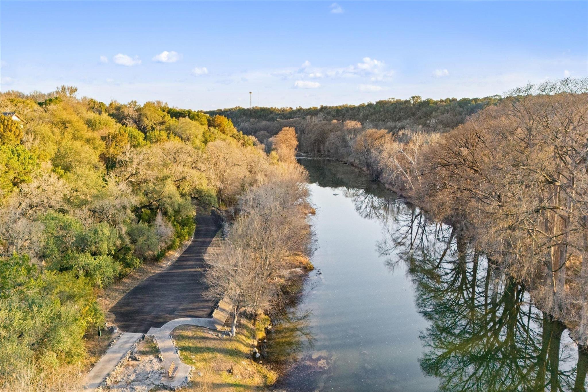 Image 4 of 40 For 954 Riverforest Dr