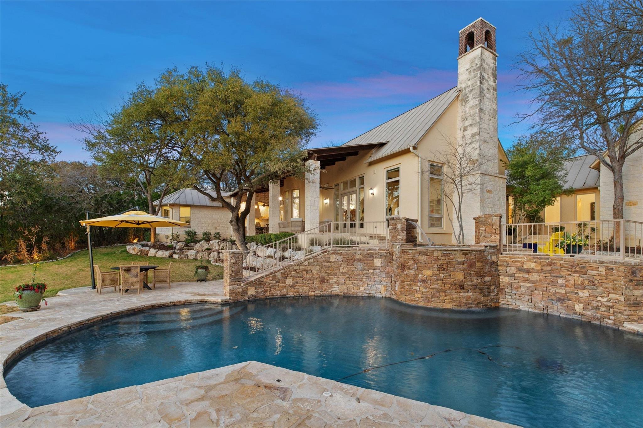 Image 7 of 40 For 954 Riverforest Dr