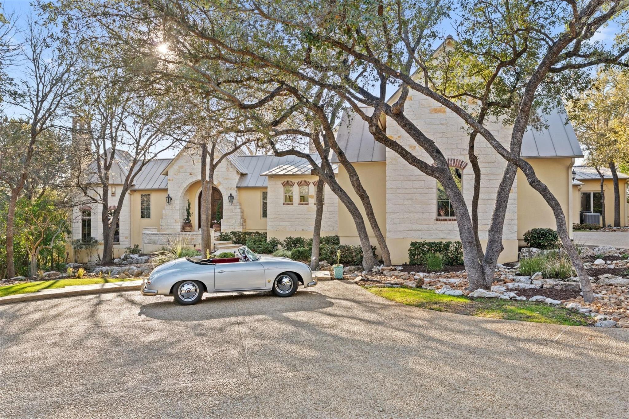 Image 9 of 40 For 954 Riverforest Dr