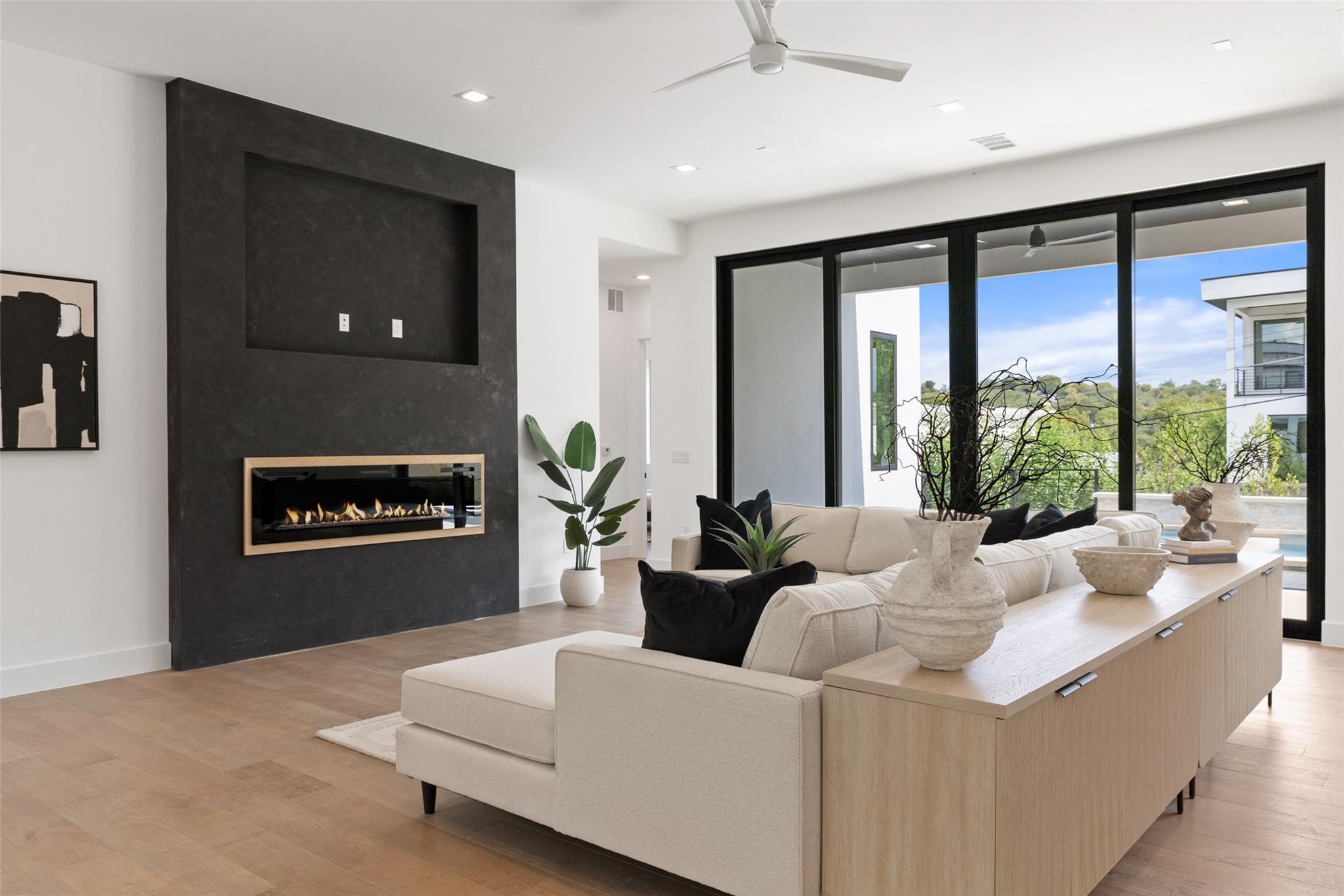 Image 5 of 40 For 2603 Rockingham Dr