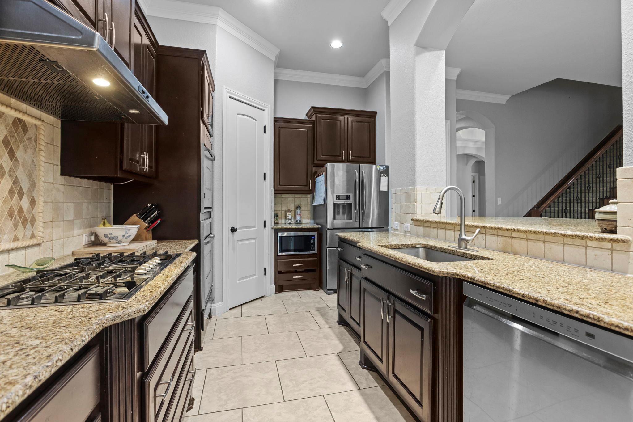 Image 12 of 40 For 12716 Bismark Dr