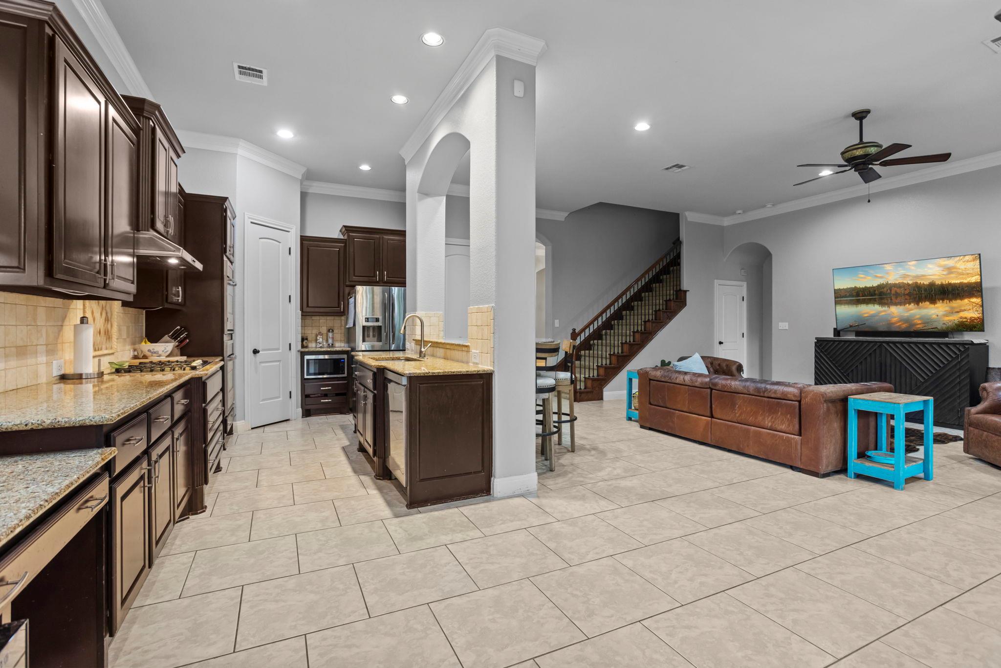 Image 18 of 40 For 12716 Bismark Dr