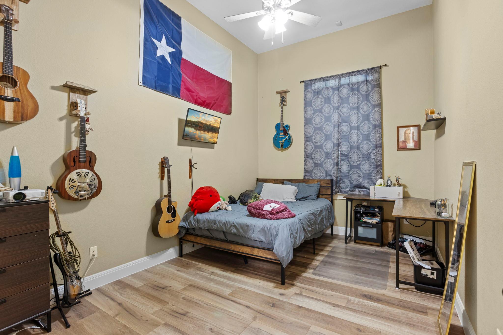 Image 30 of 40 For 12716 Bismark Dr