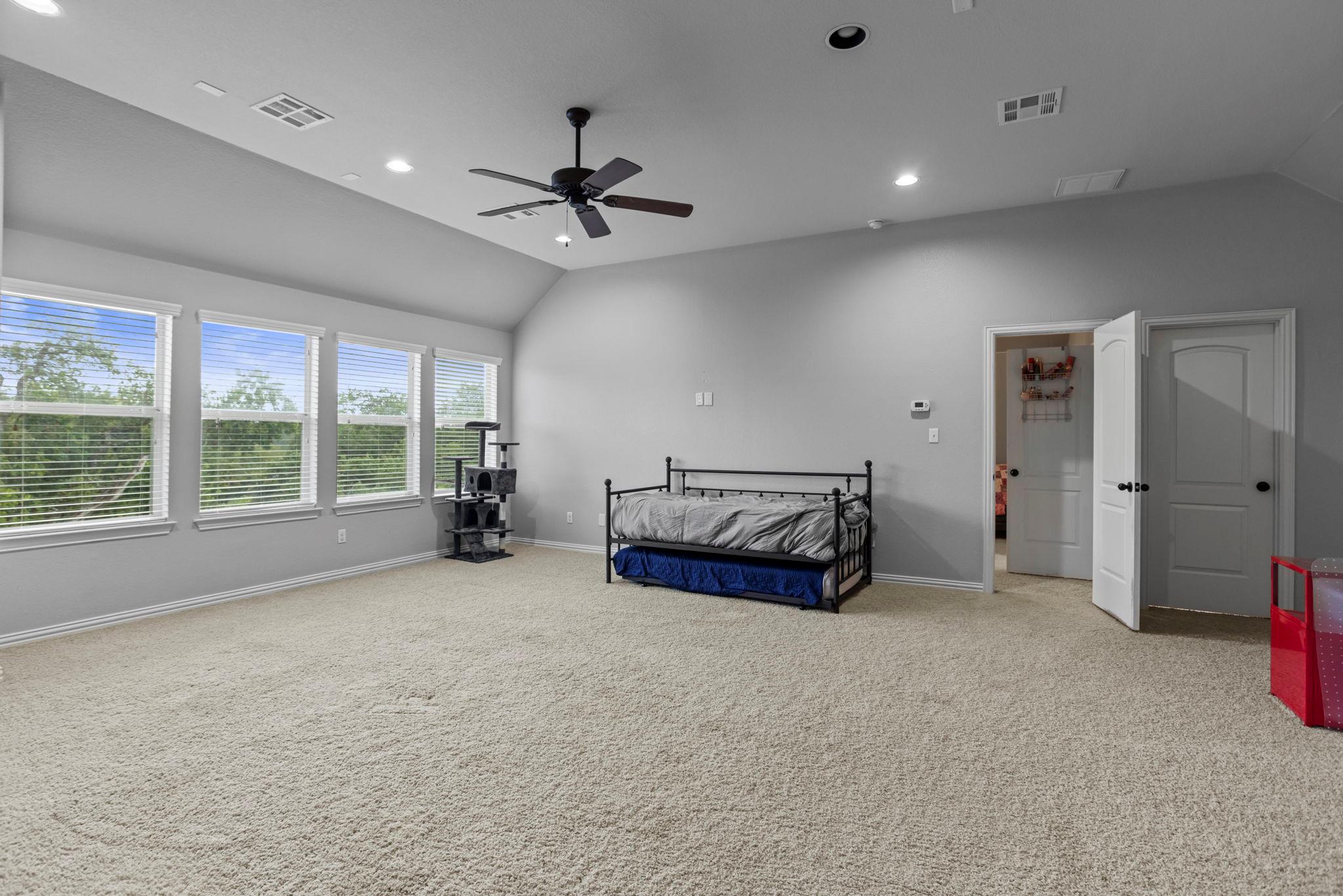 Image 32 of 40 For 12716 Bismark Dr