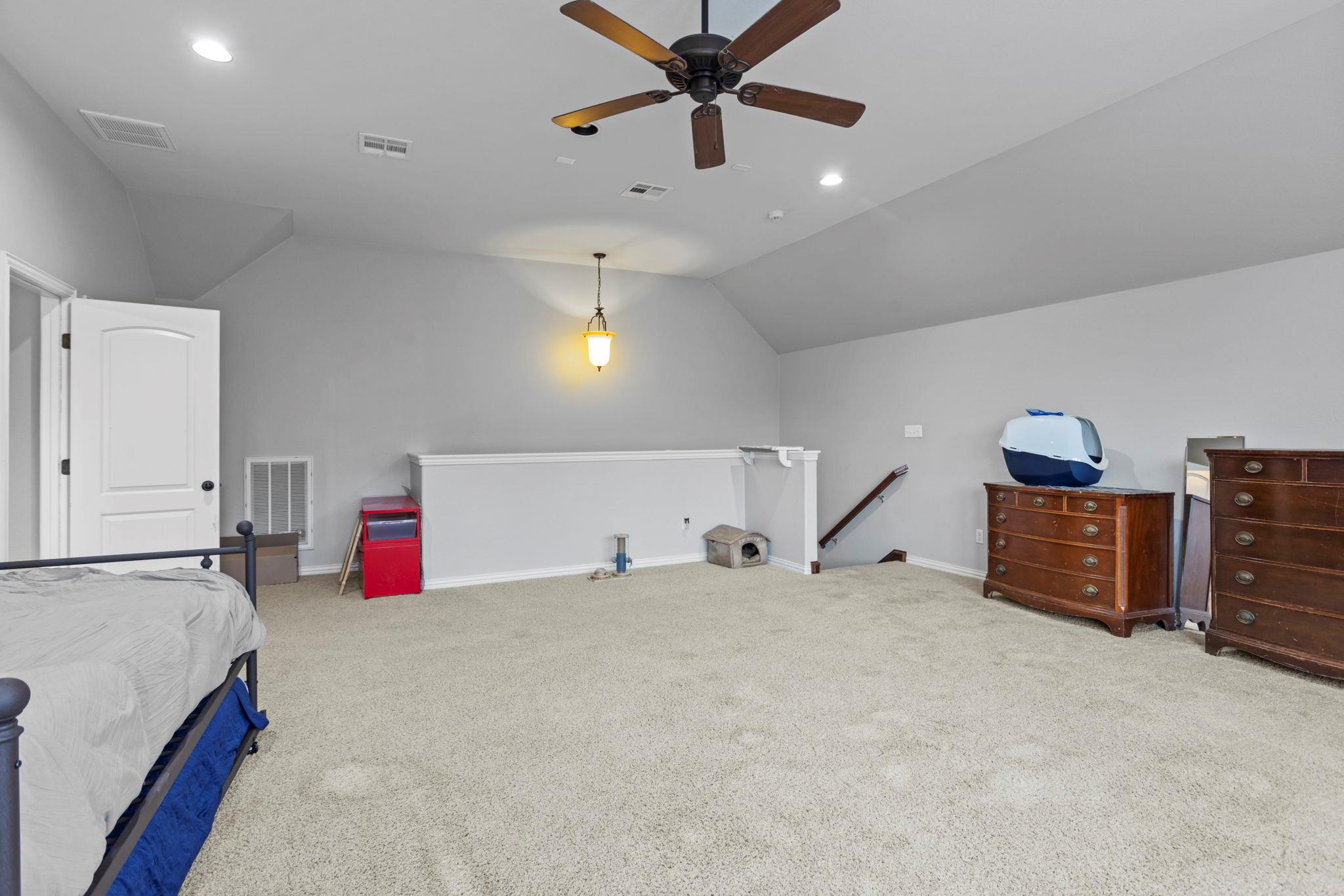 Image 33 of 40 For 12716 Bismark Dr