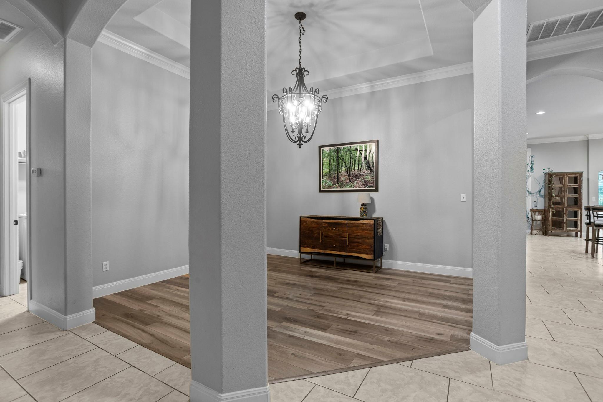 Image 7 of 40 For 12716 Bismark Dr