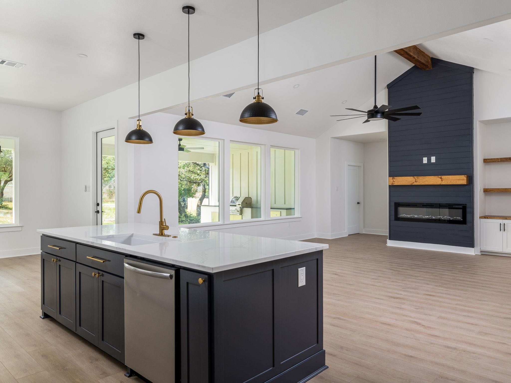 Image 13 of 40 For 811 County Road 200