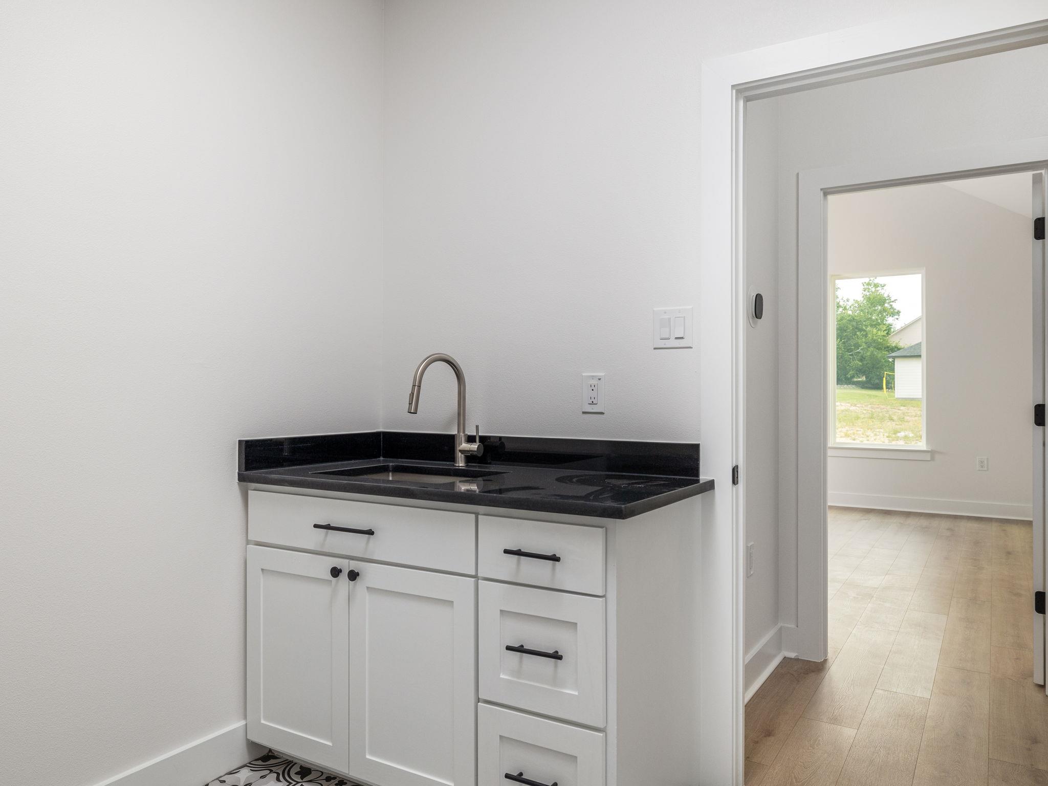 Image 17 of 40 For 811 County Road 200