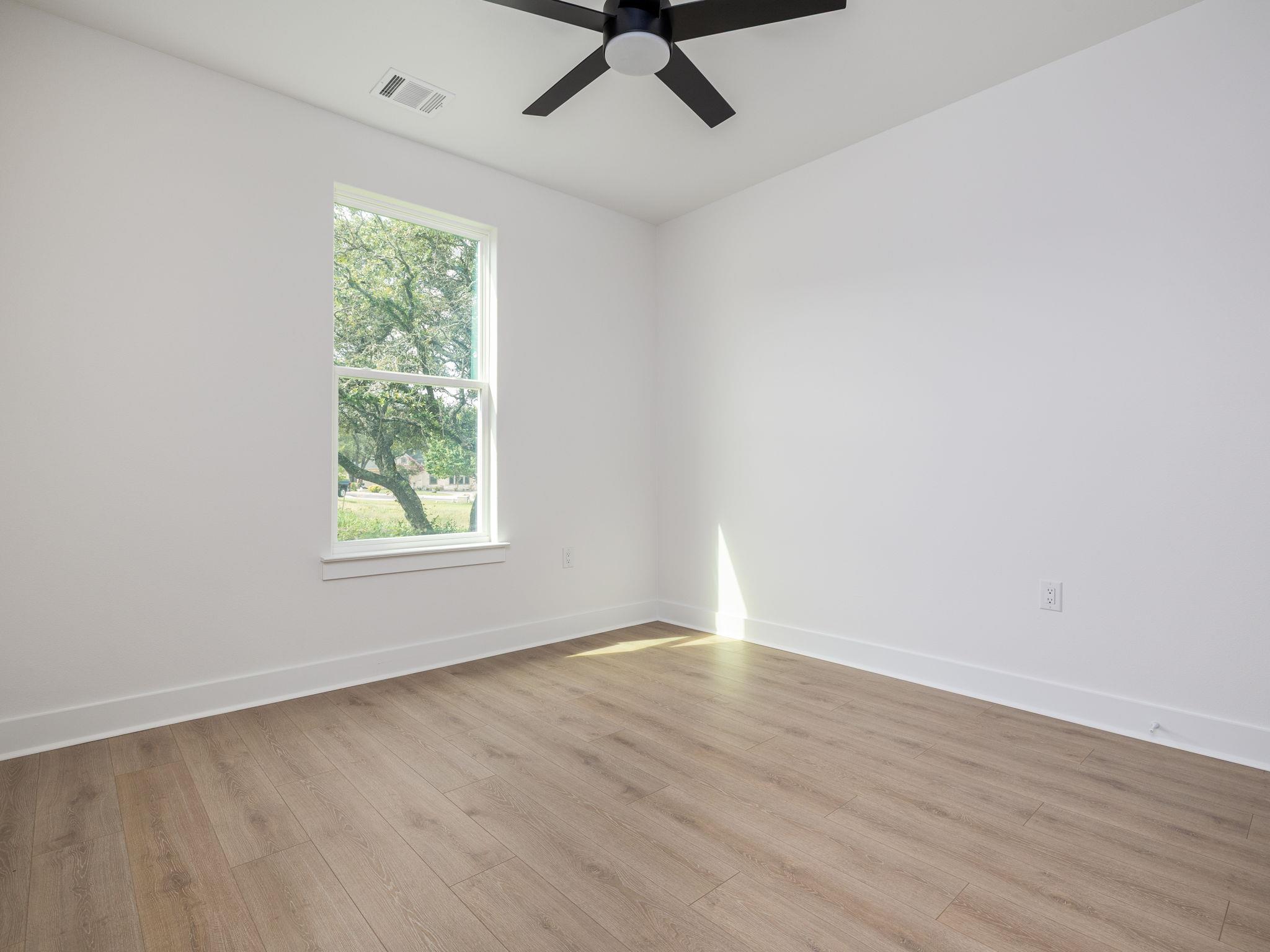 Image 28 of 40 For 811 County Road 200