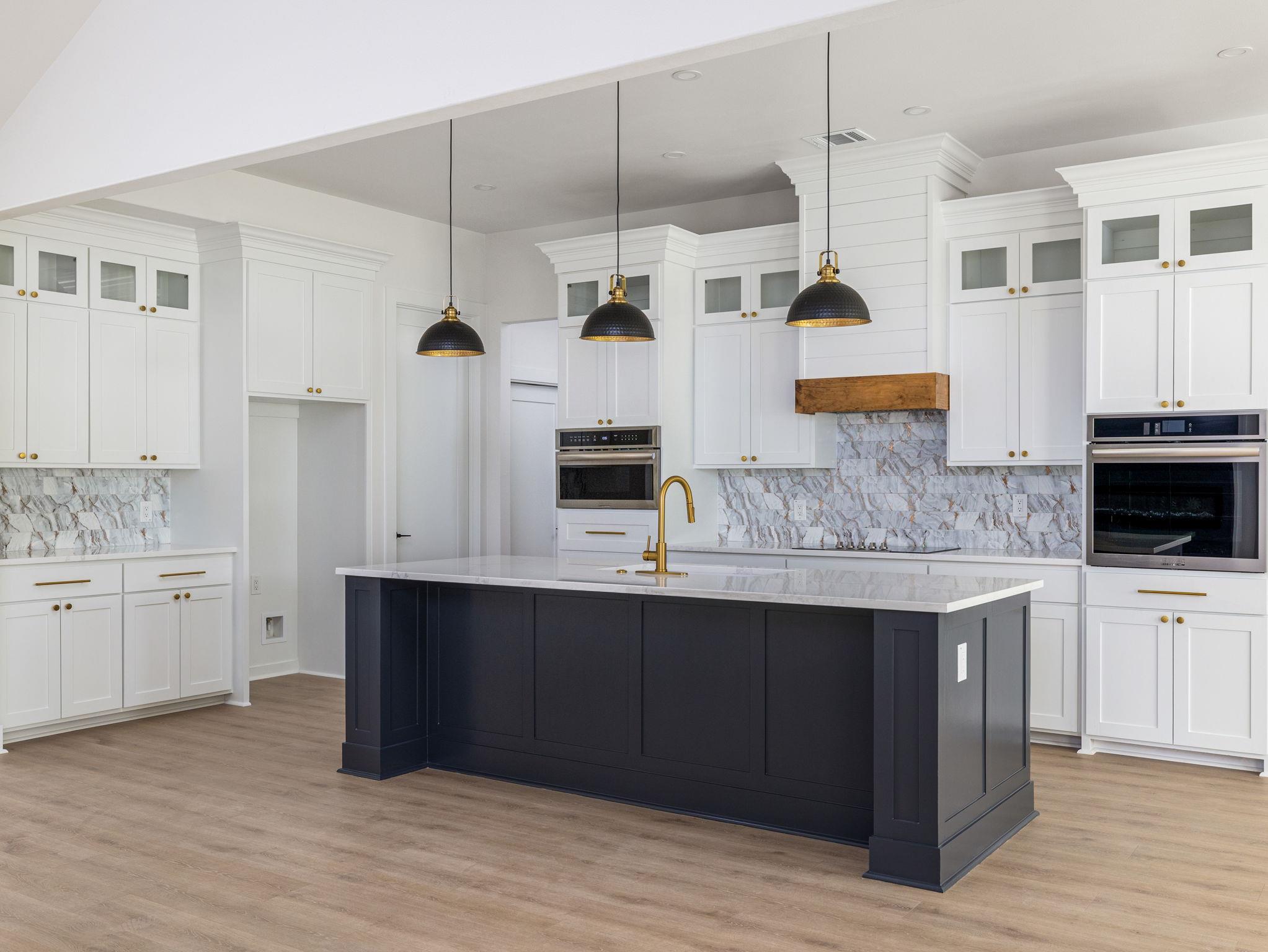 Image 8 of 40 For 811 County Road 200