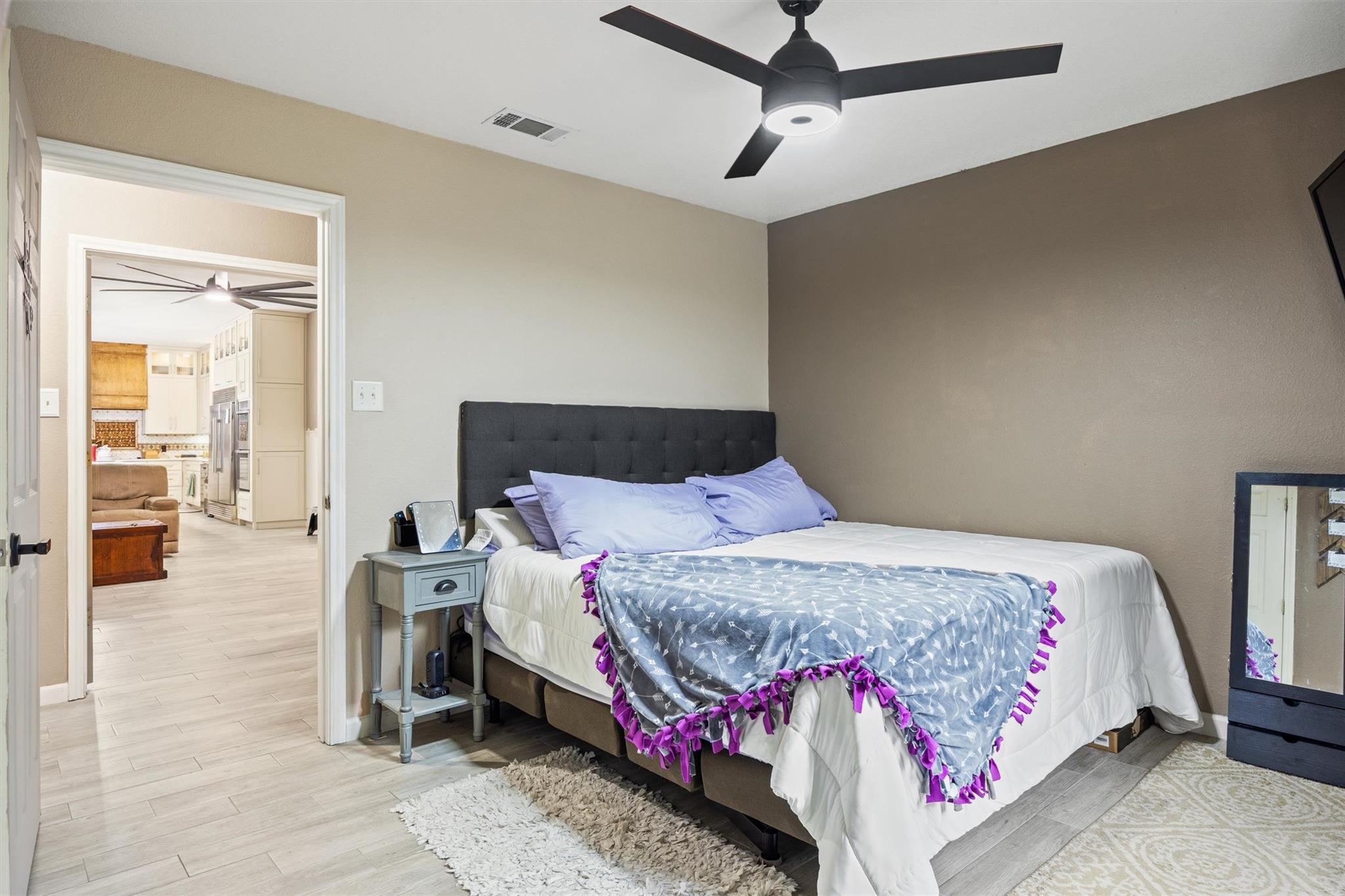 Image 10 of 40 For 1216 Honeysuckle Dr