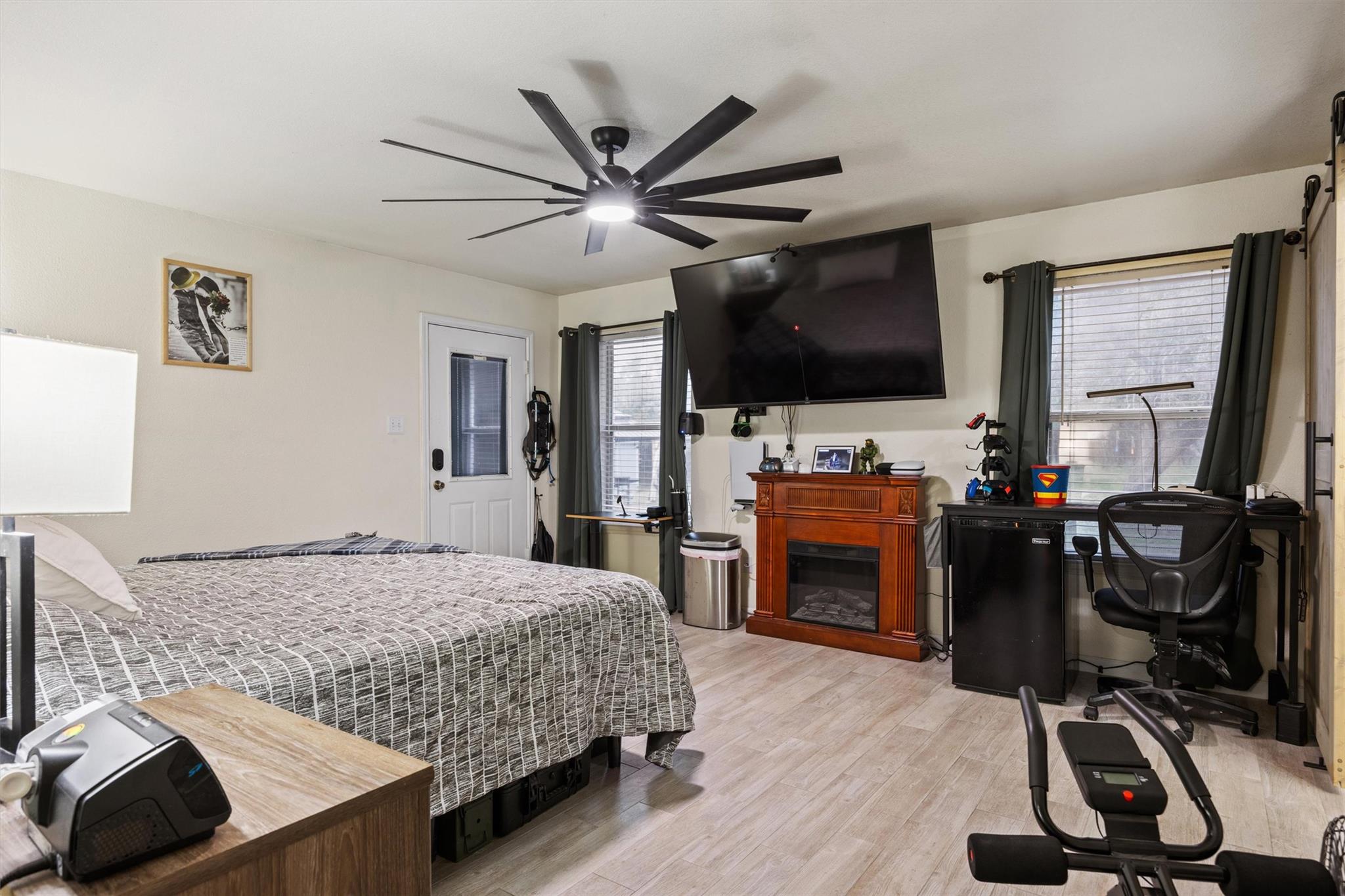 Image 12 of 40 For 1216 Honeysuckle Dr