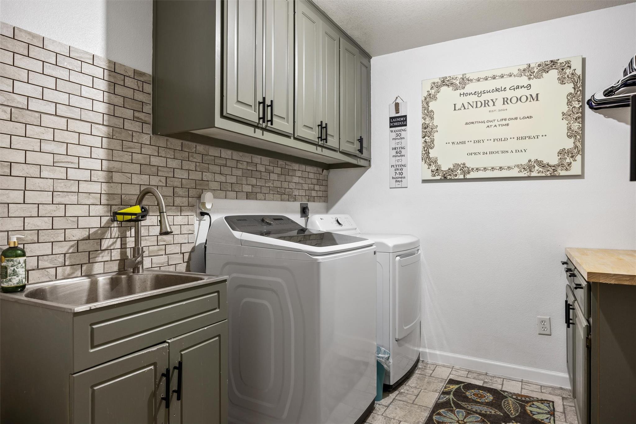 Image 22 of 40 For 1216 Honeysuckle Dr