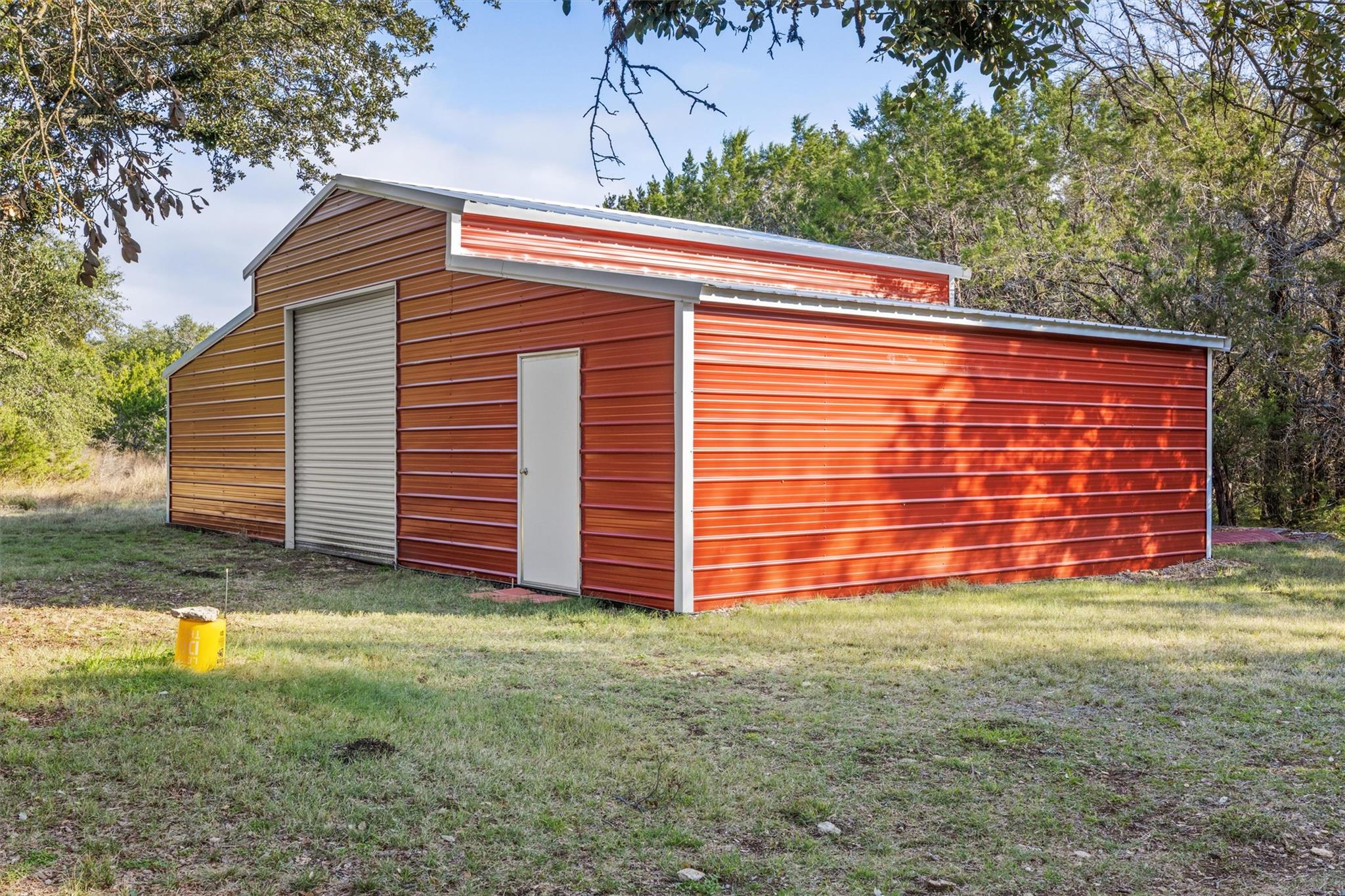 Image 28 of 40 For 1216 Honeysuckle Dr