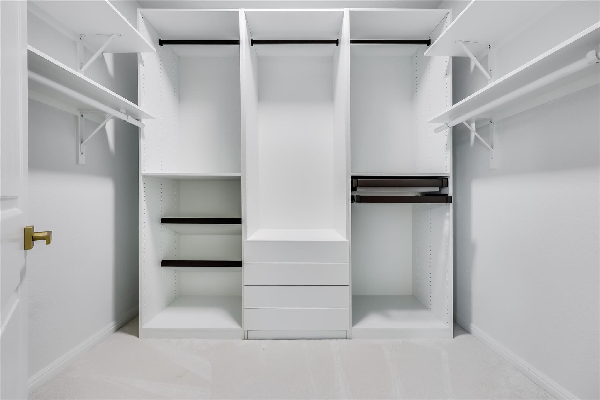 Image 20 of 40 For 3900 Avery Woods Ln