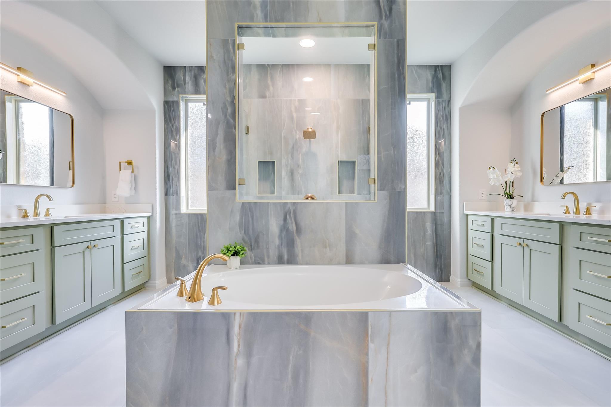 Image 23 of 40 For 3900 Avery Woods Ln