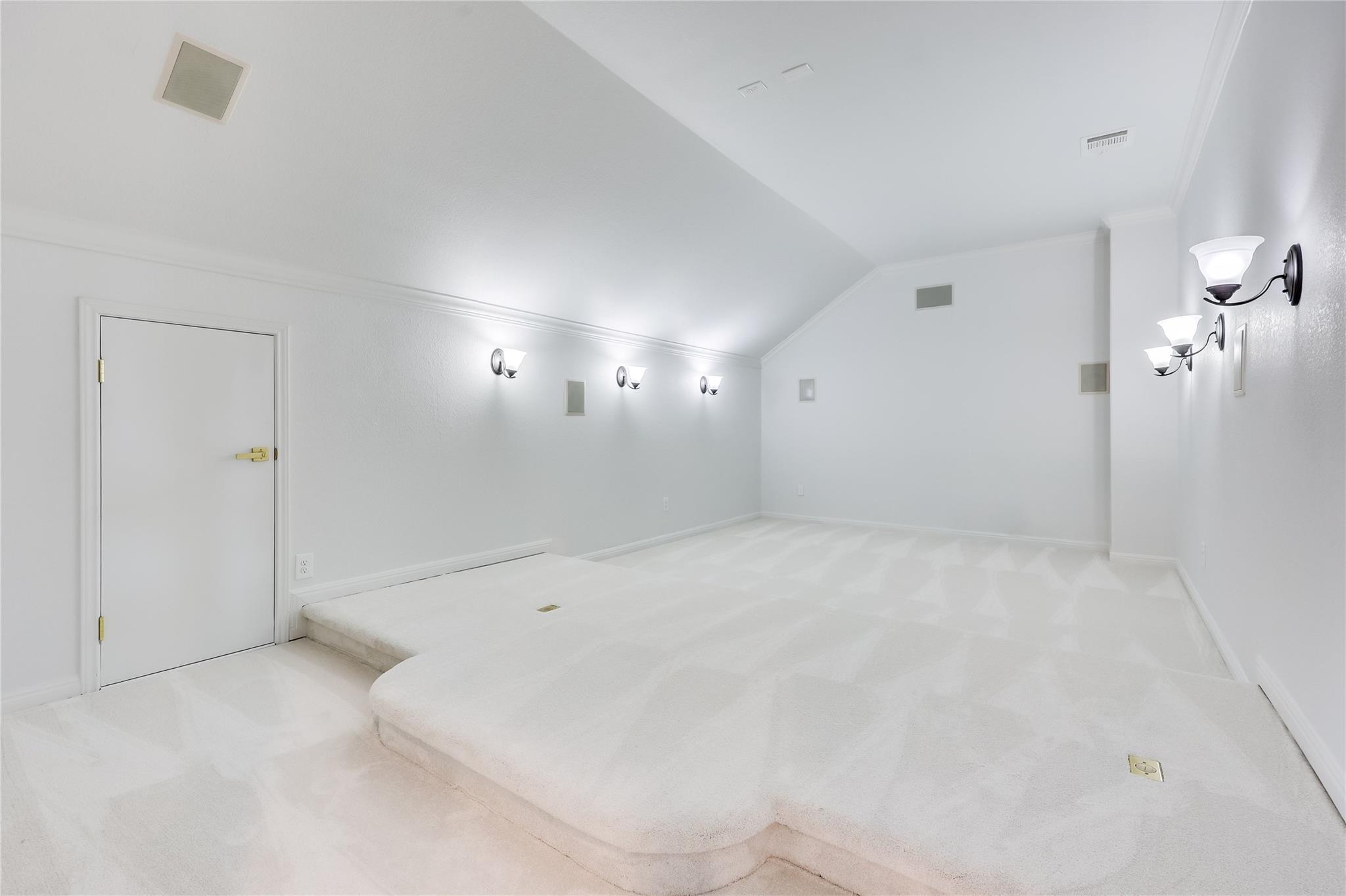 Image 29 of 40 For 3900 Avery Woods Ln