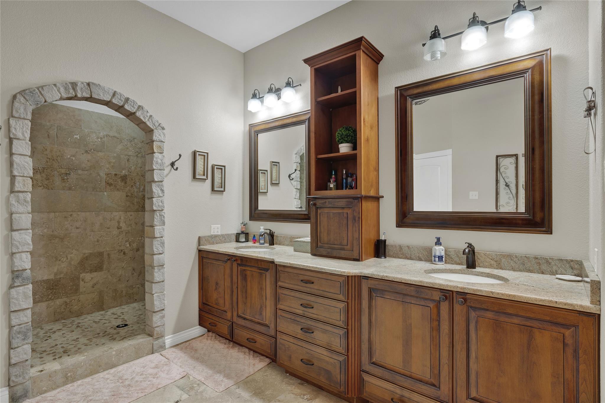 Image 15 of 40 For 2611 Westview Dr