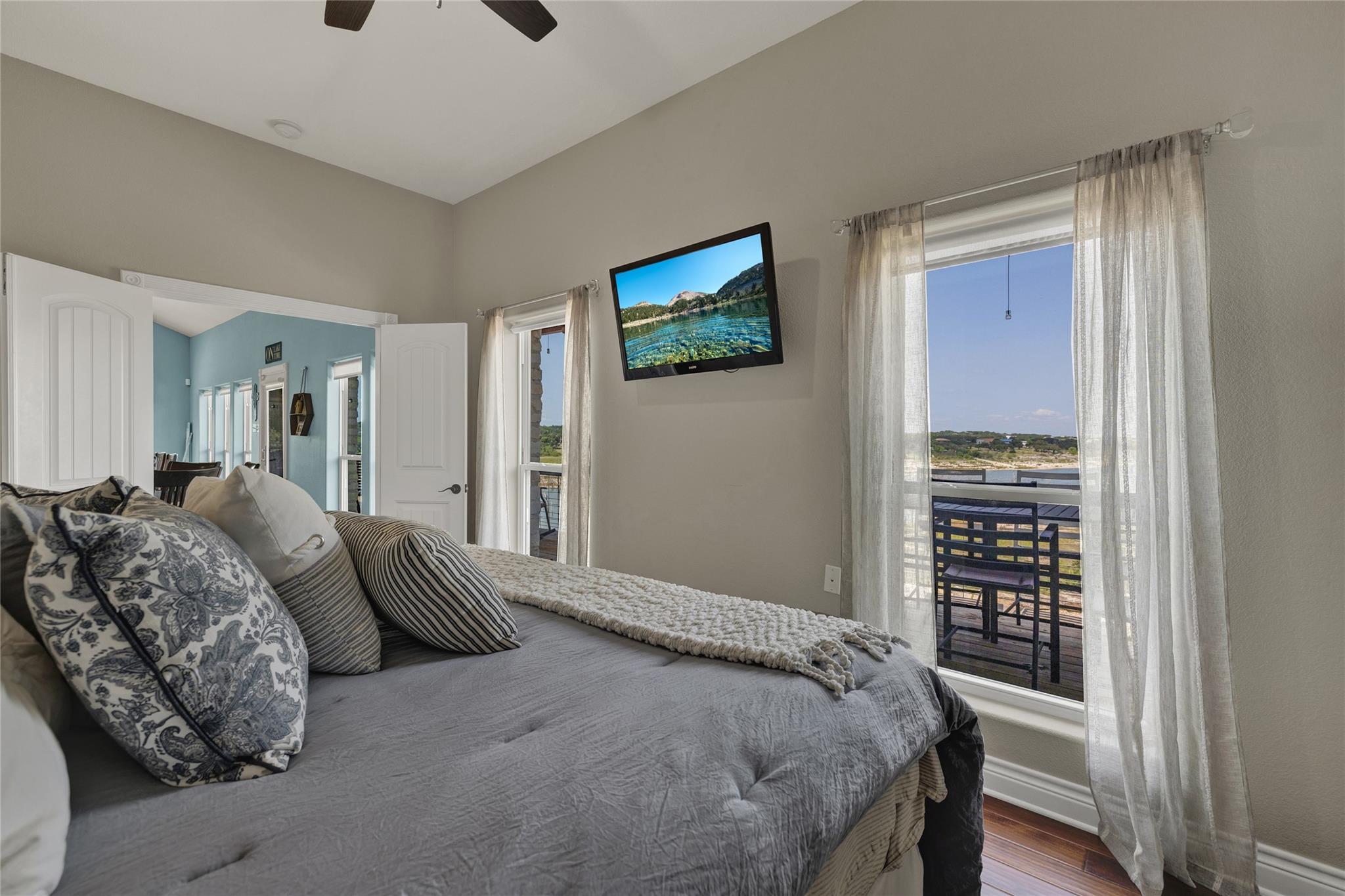 Image 17 of 40 For 2611 Westview Dr