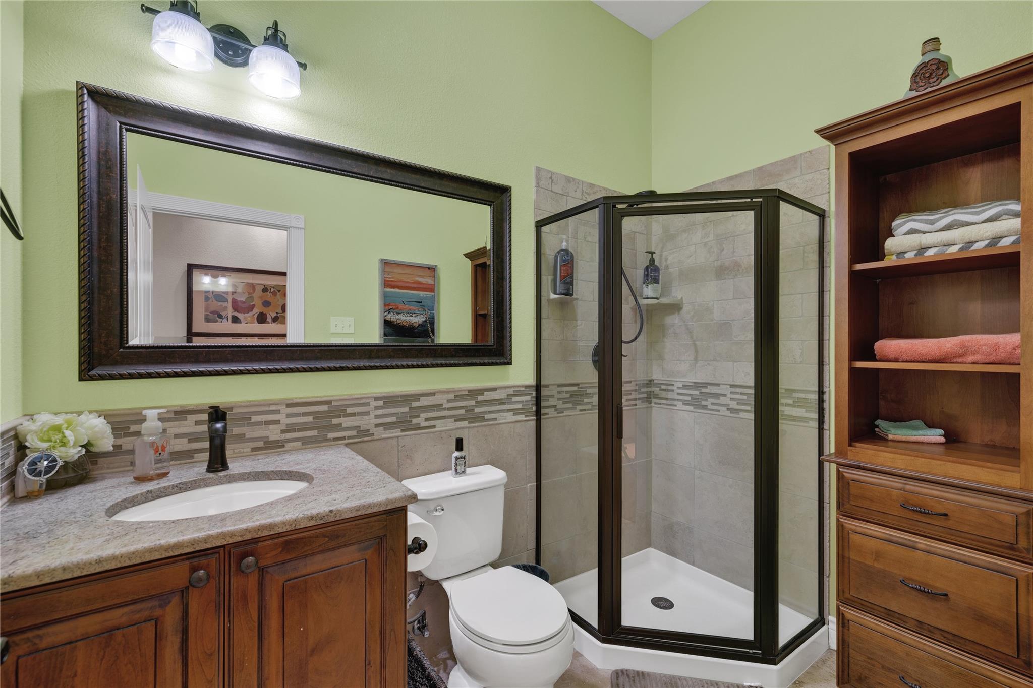 Image 20 of 40 For 2611 Westview Dr