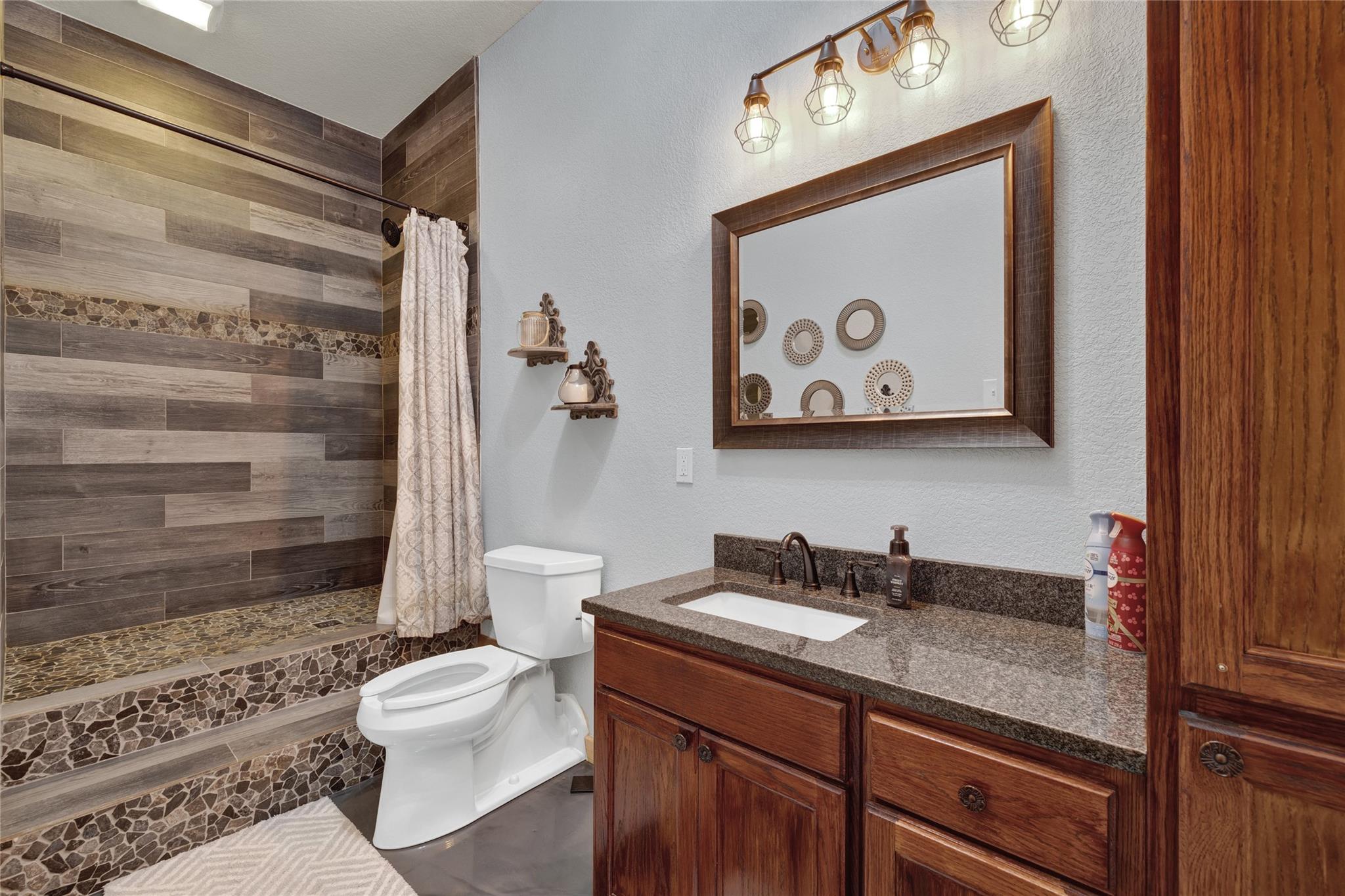 Image 22 of 40 For 2611 Westview Dr