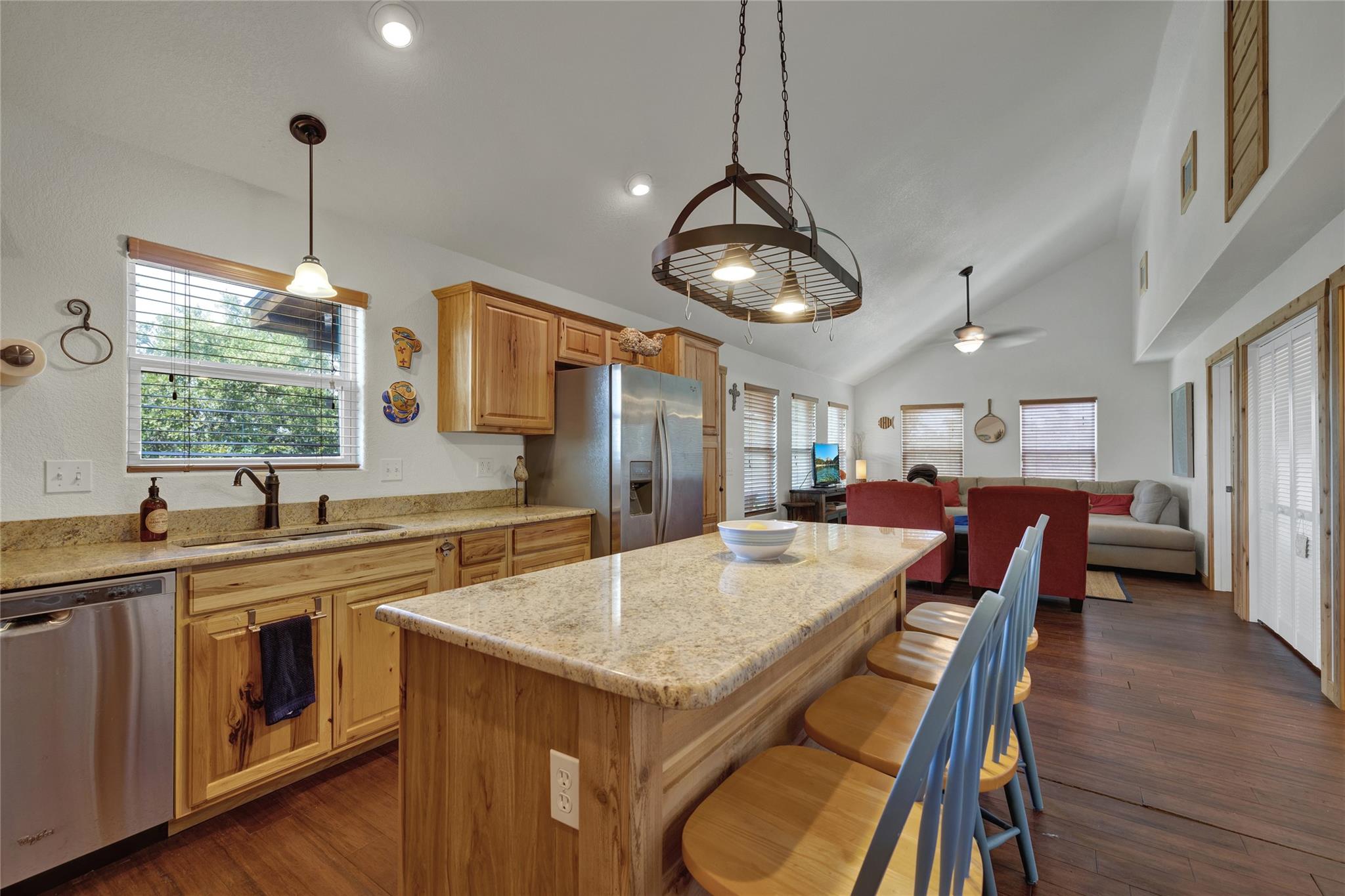 Image 37 of 40 For 2611 Westview Dr