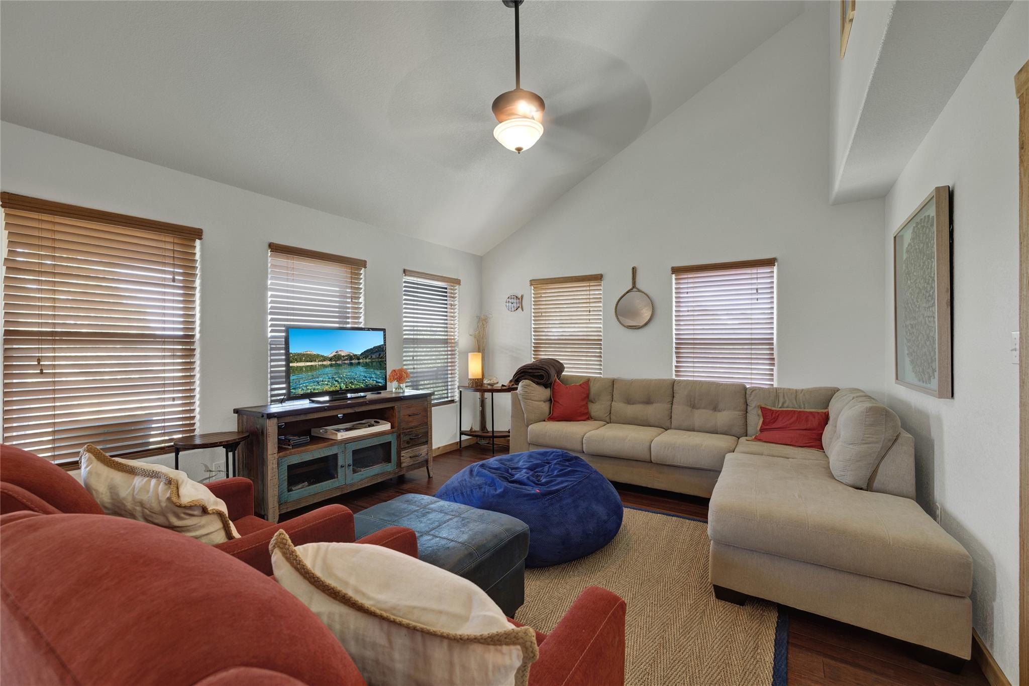 Image 38 of 40 For 2611 Westview Dr