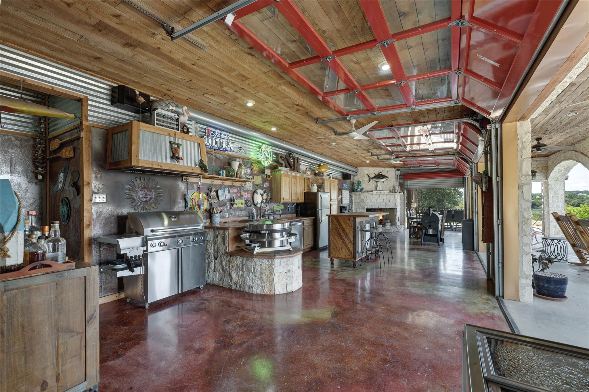 Image 5 of 40 For 2611 Westview Dr