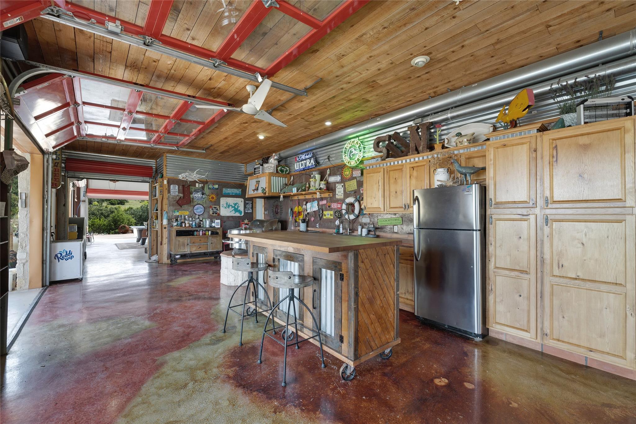 Image 6 of 40 For 2611 Westview Dr