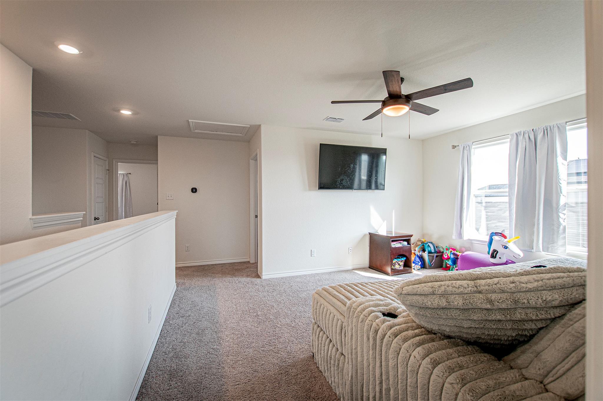 Image 10 of 18 For 523 Dakota Crk