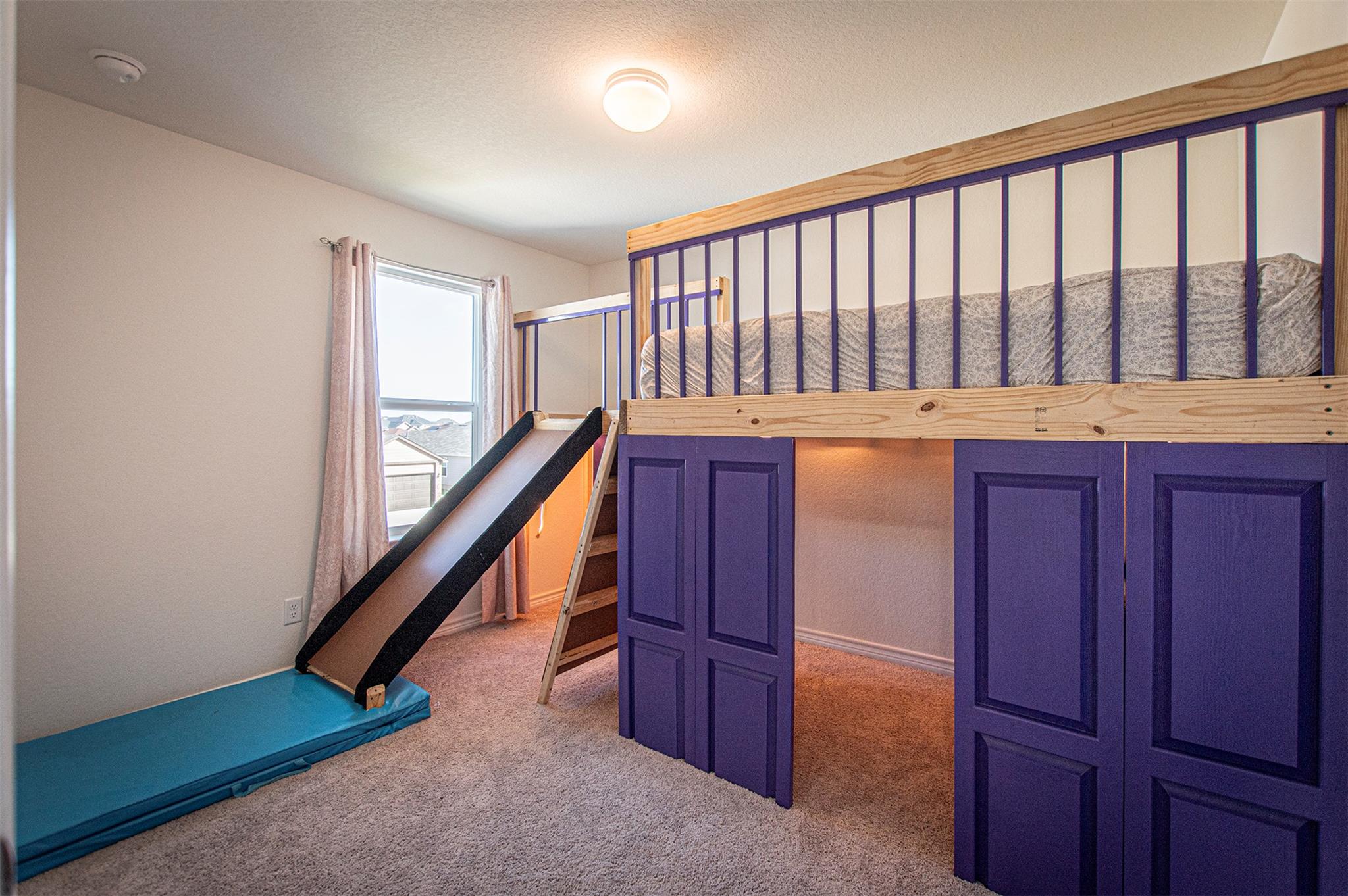 Image 13 of 18 For 523 Dakota Crk