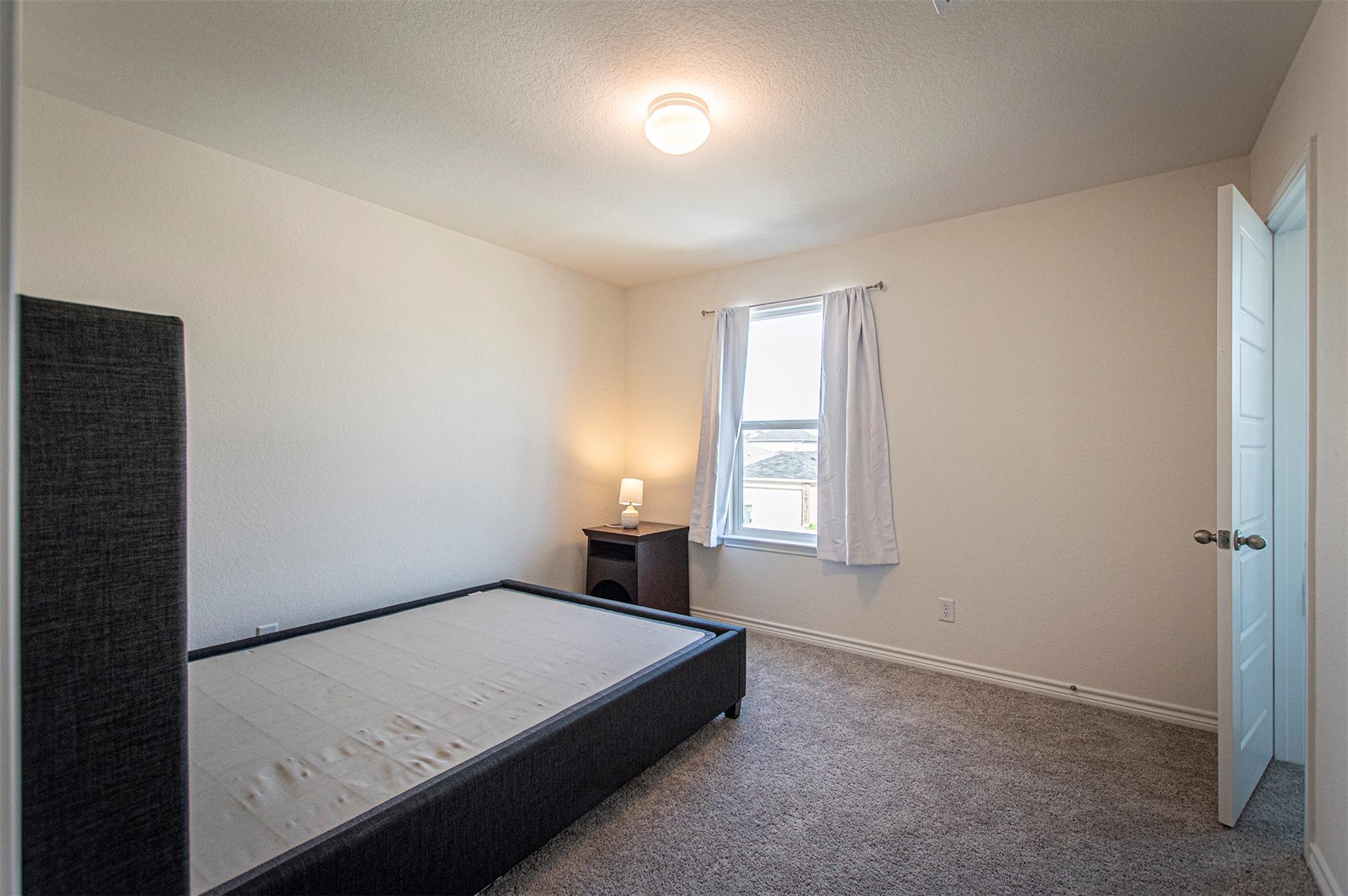 Image 14 of 18 For 523 Dakota Crk