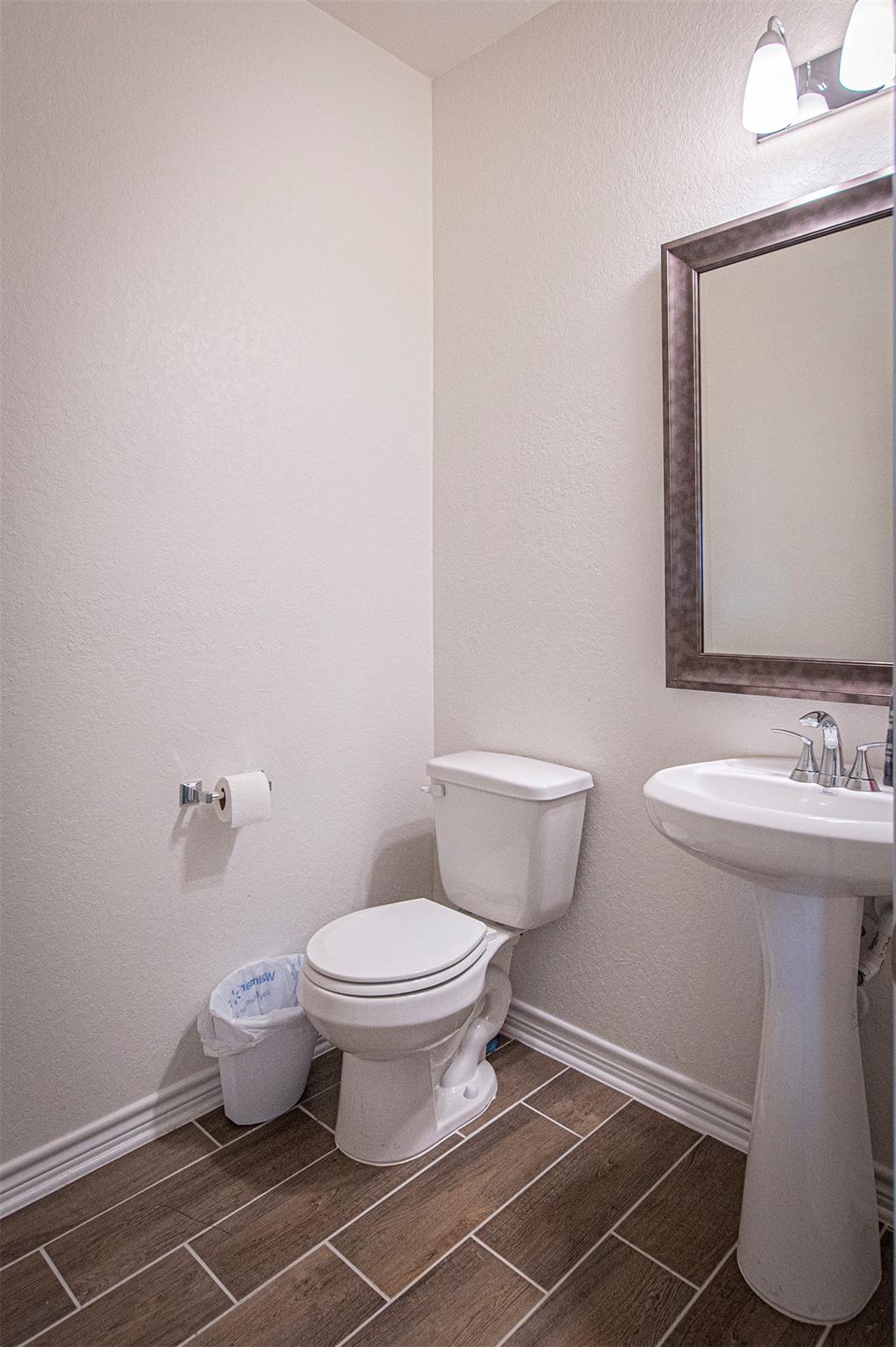 Image 16 of 18 For 523 Dakota Crk