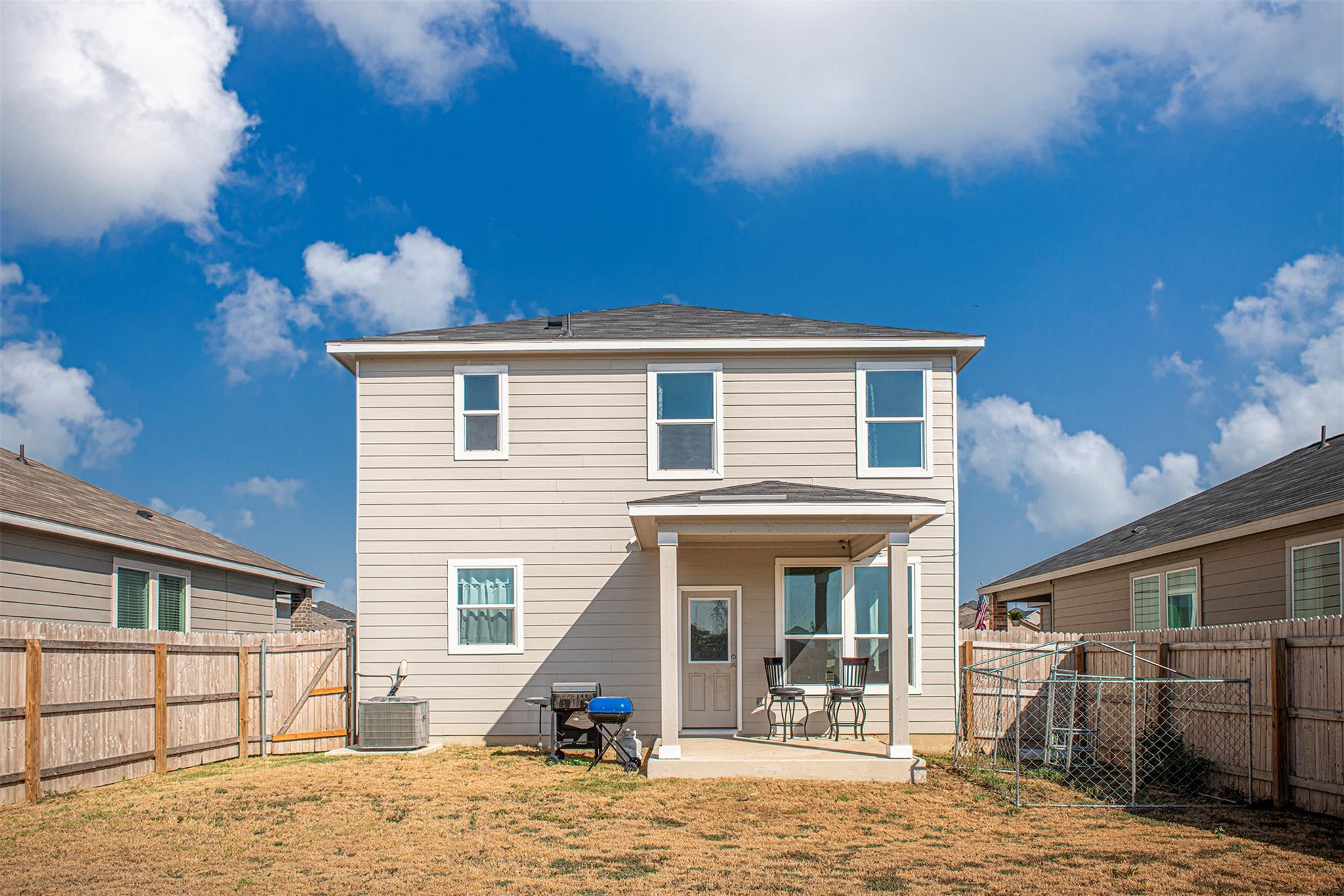 Image 17 of 18 For 523 Dakota Crk